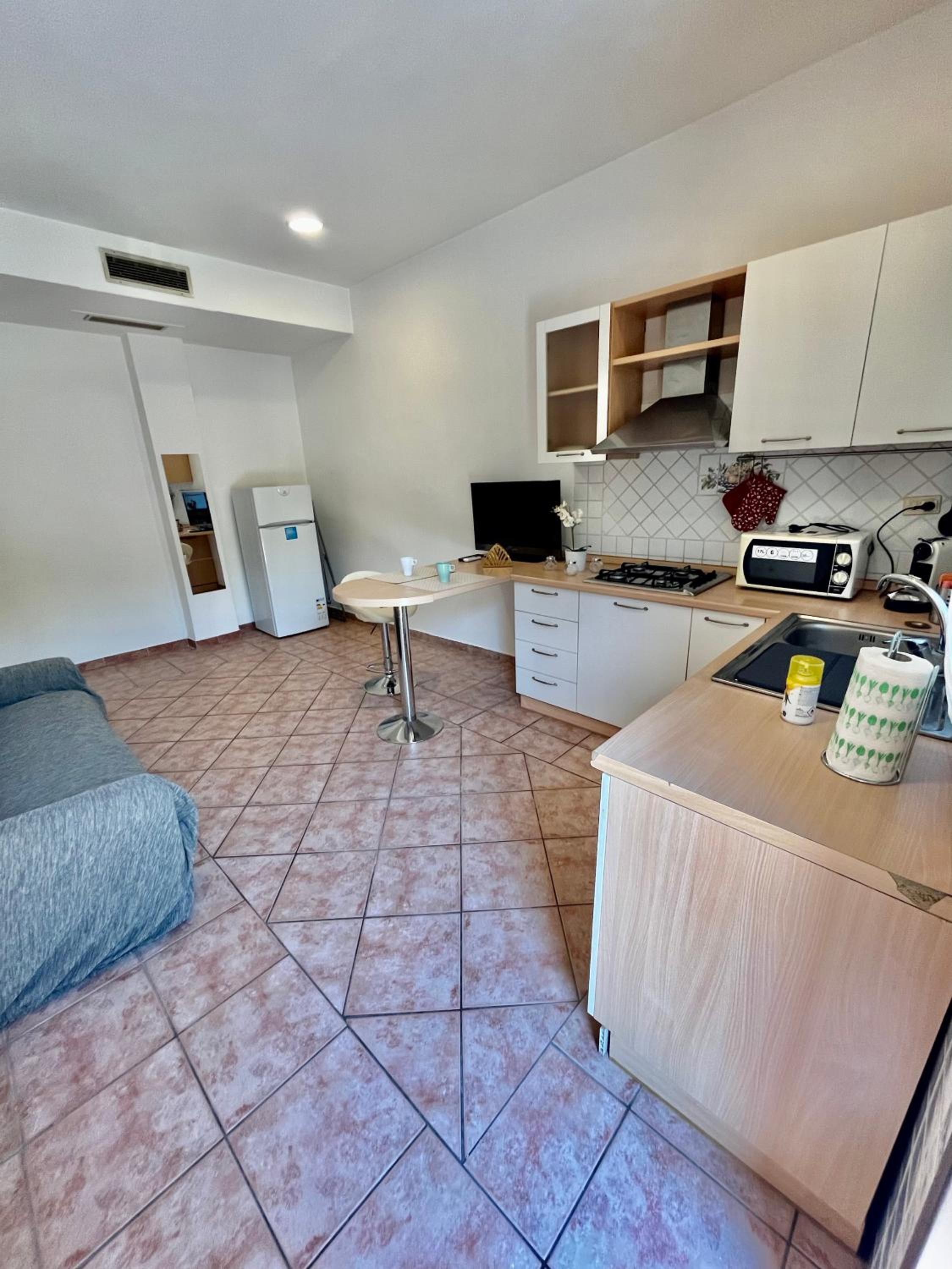 Apartment photo 2