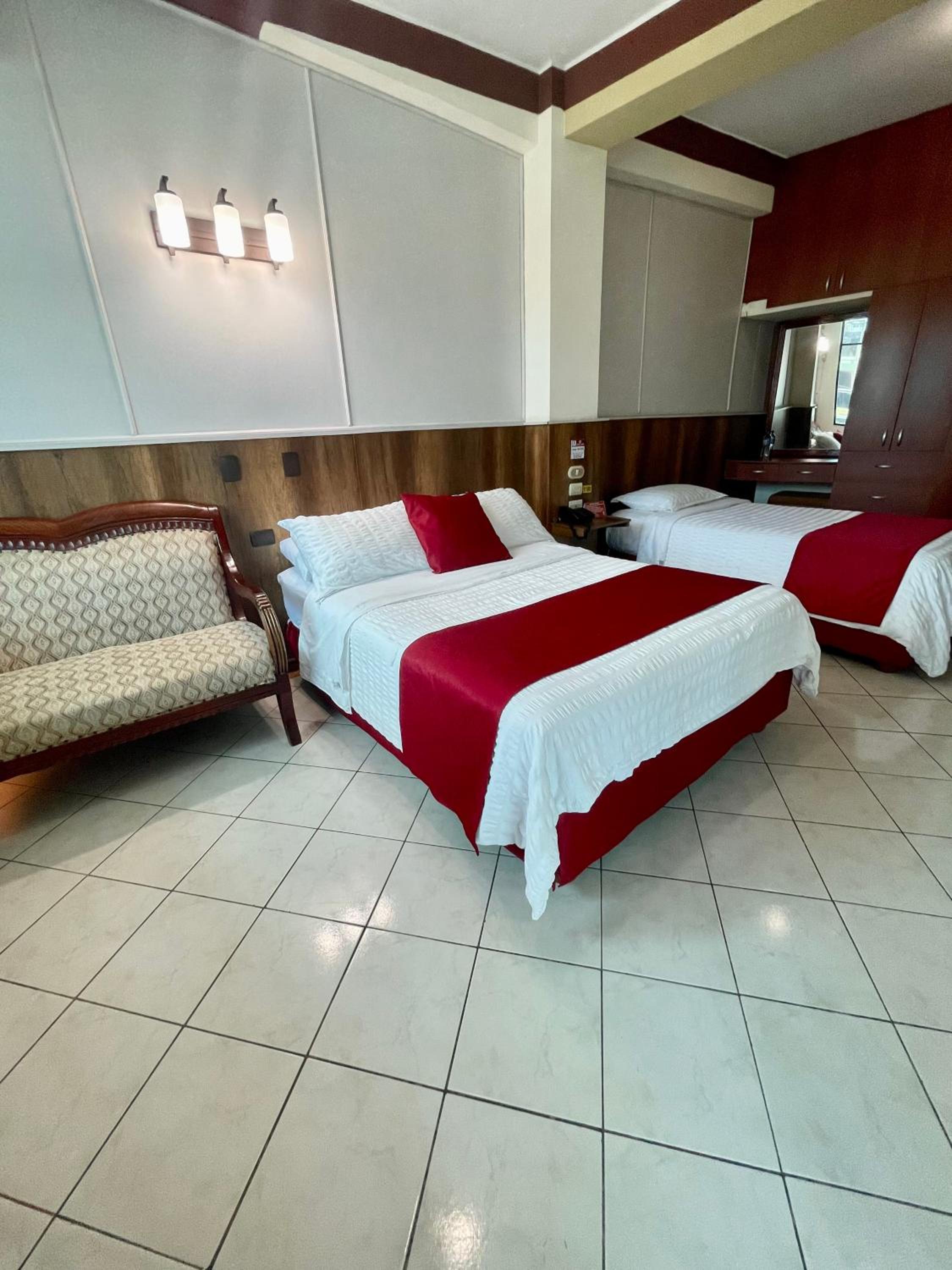 Superior Twin Room photo 2