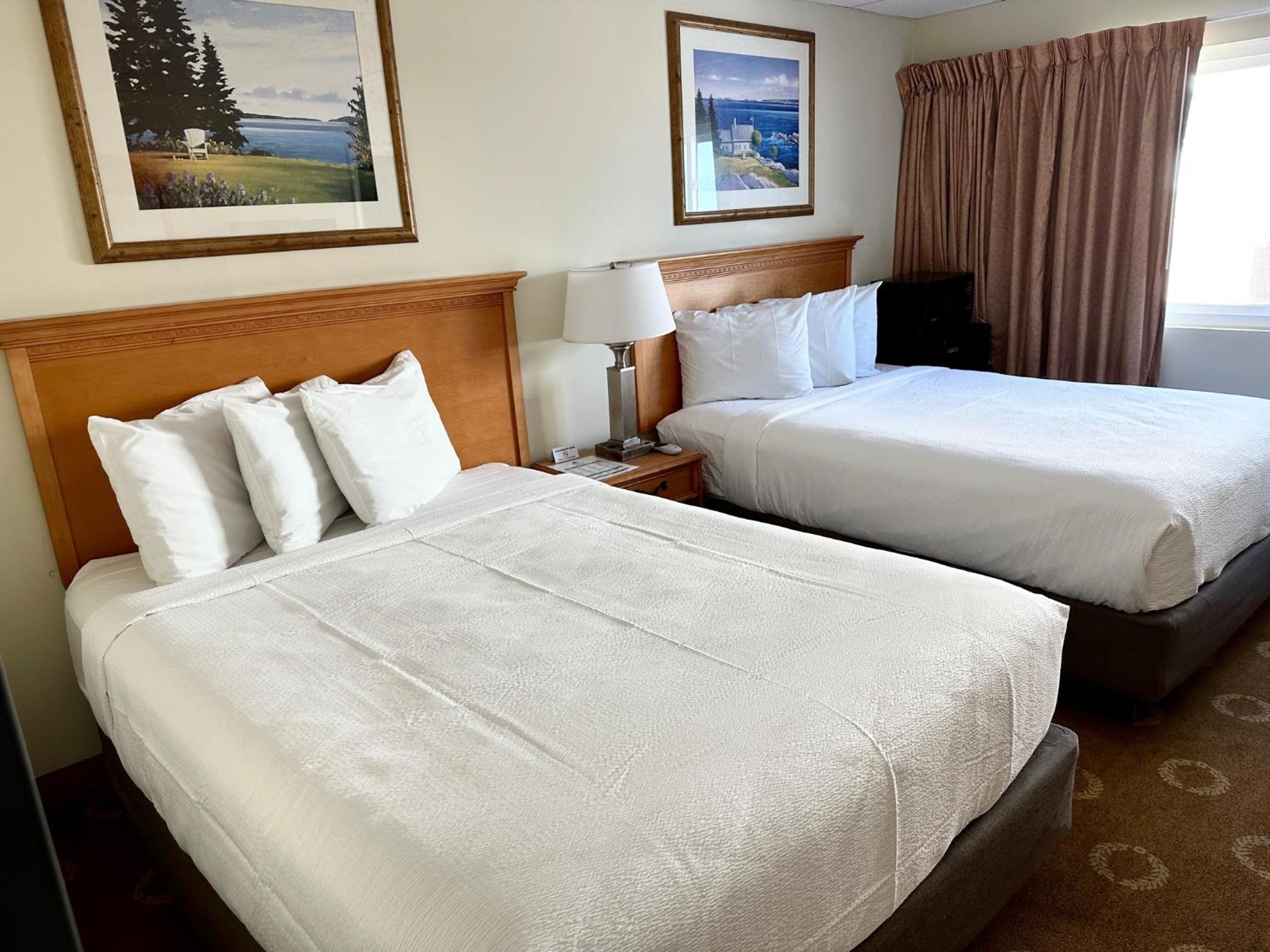 Standard Room with Two Double Beds photo 3