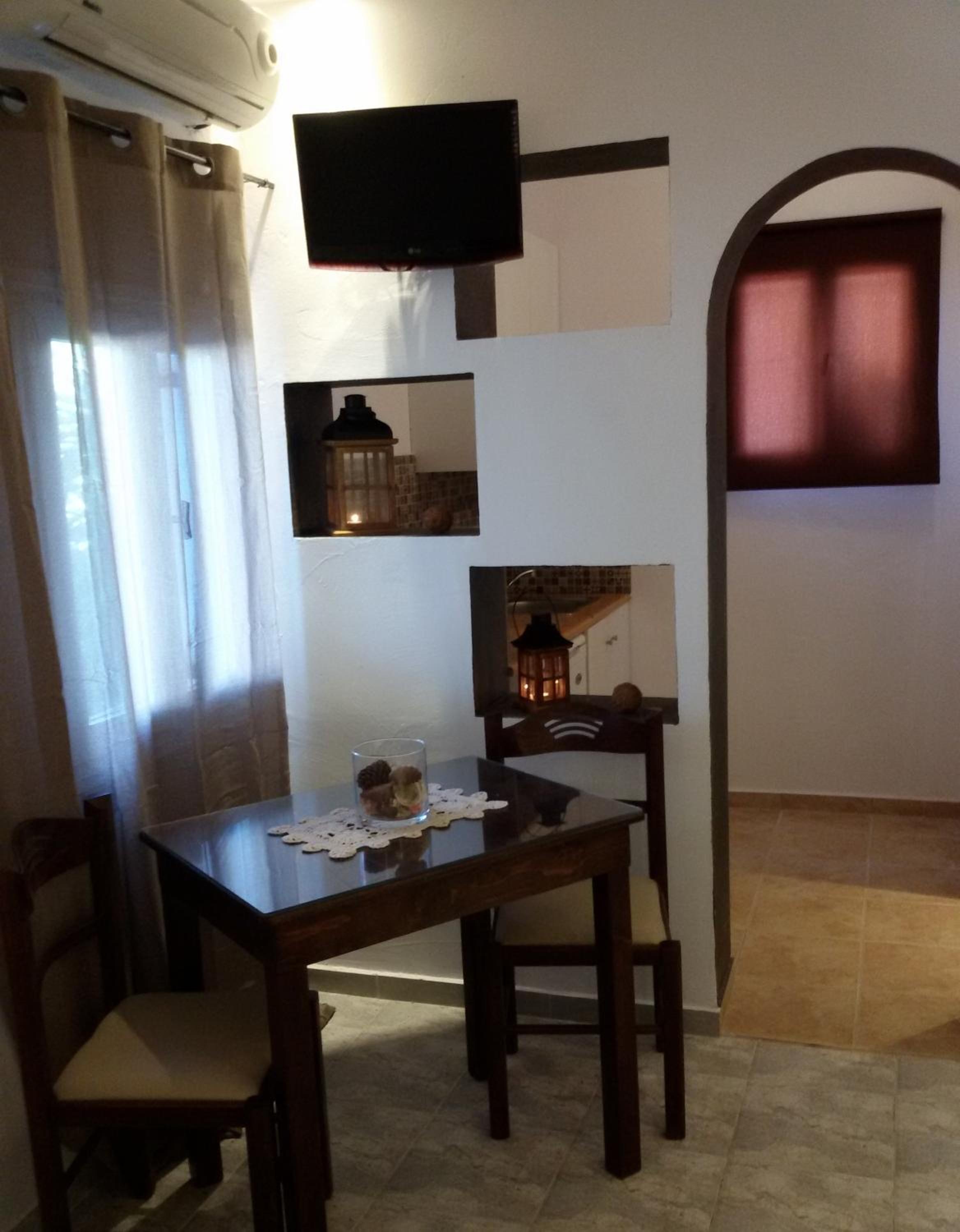 One-Bedroom Apartment - Photo 5