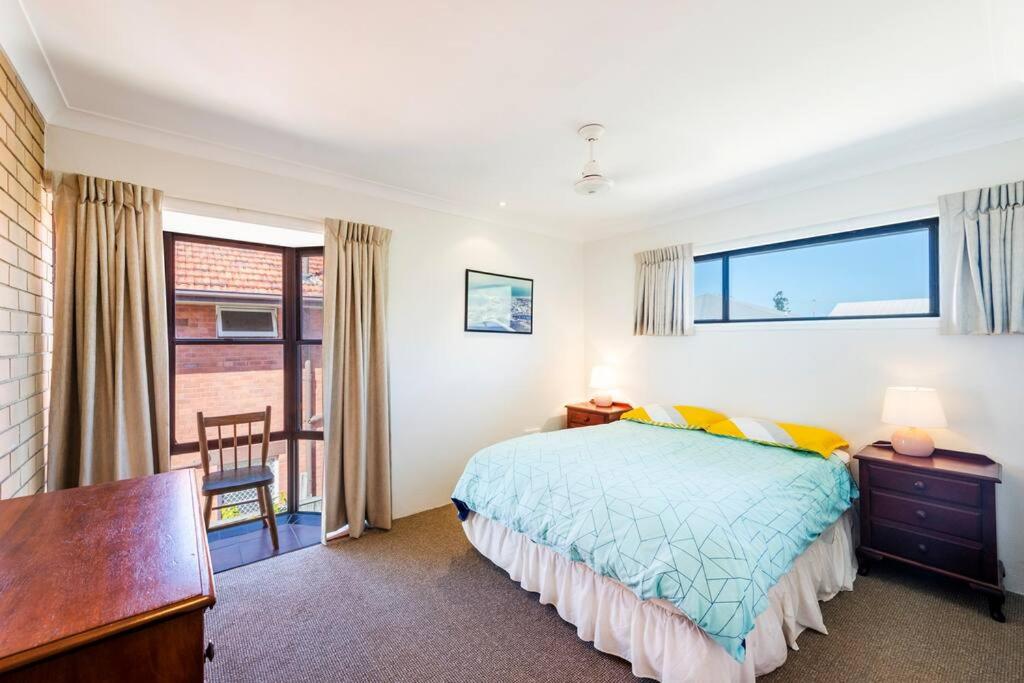 Three-Bedroom House photo 2