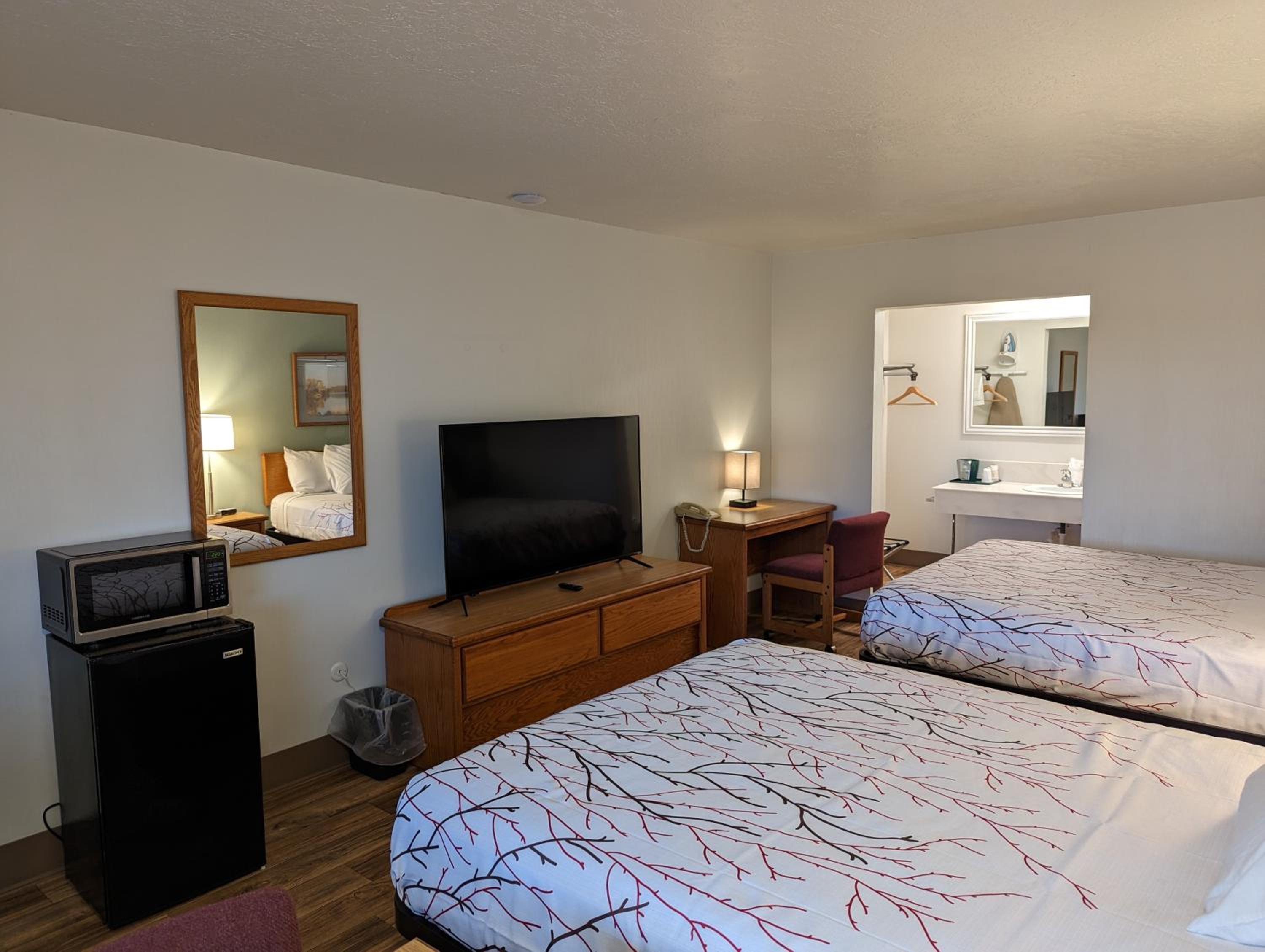 Queen Room with Two Queen Beds - Non-Smoking