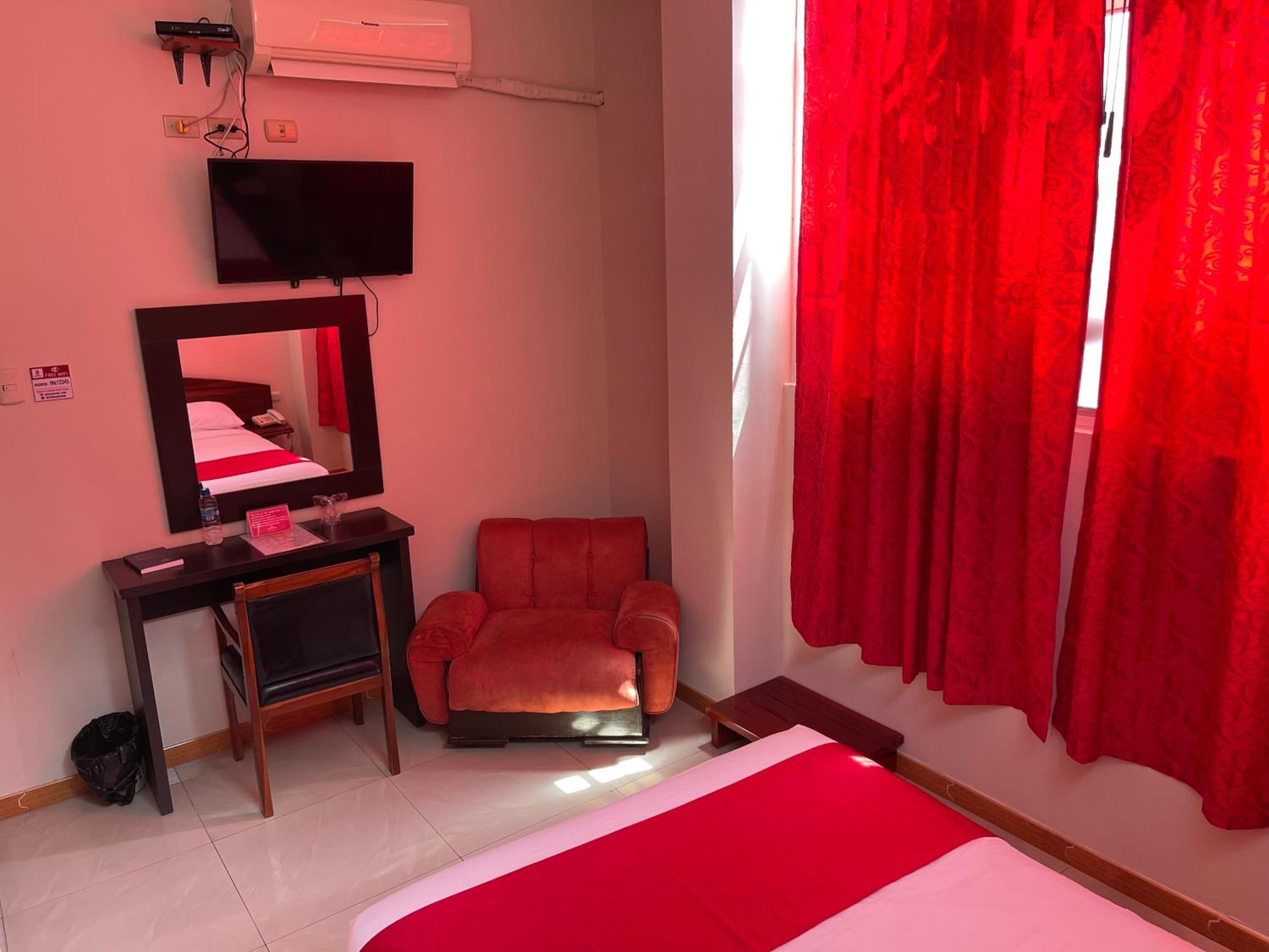 Standard Queen Room photo 3