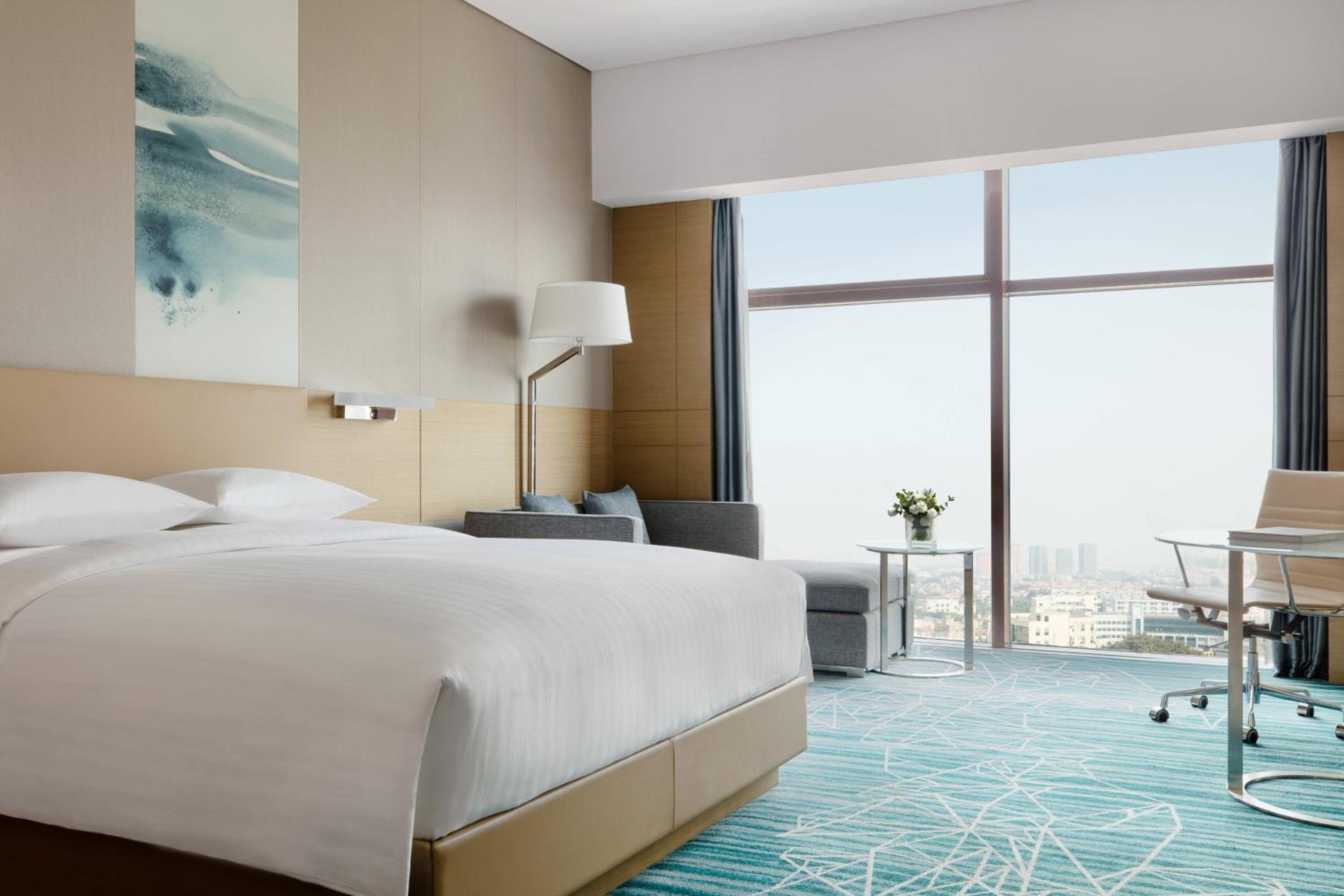 Deluxe King Room photo 3