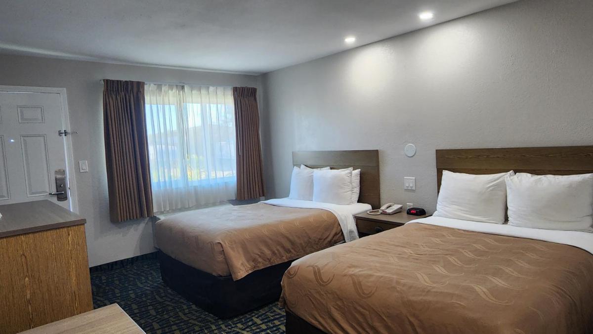 Double Room with Two Double Beds photo 1