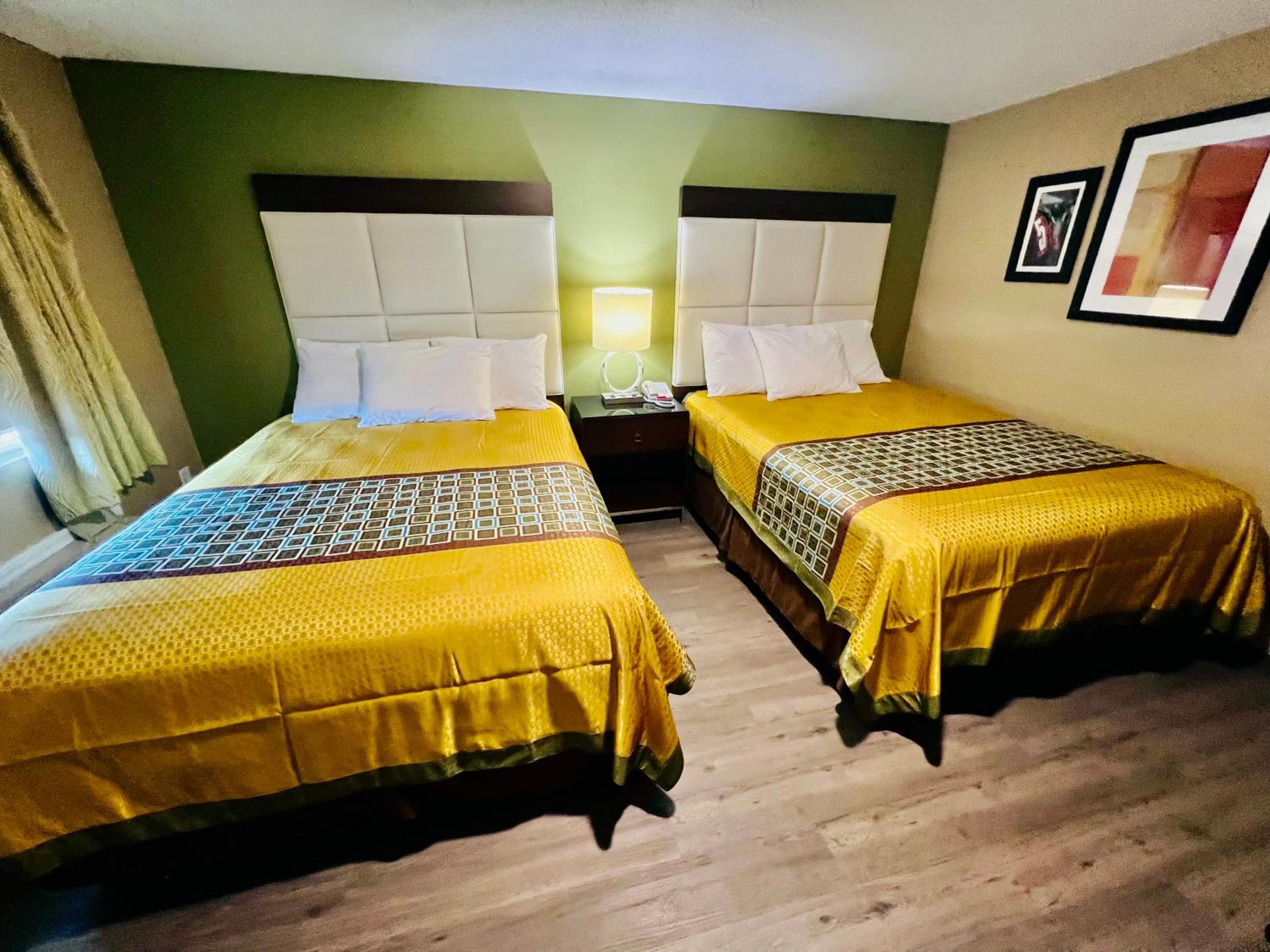 2 Queen Beds Non-Smoking