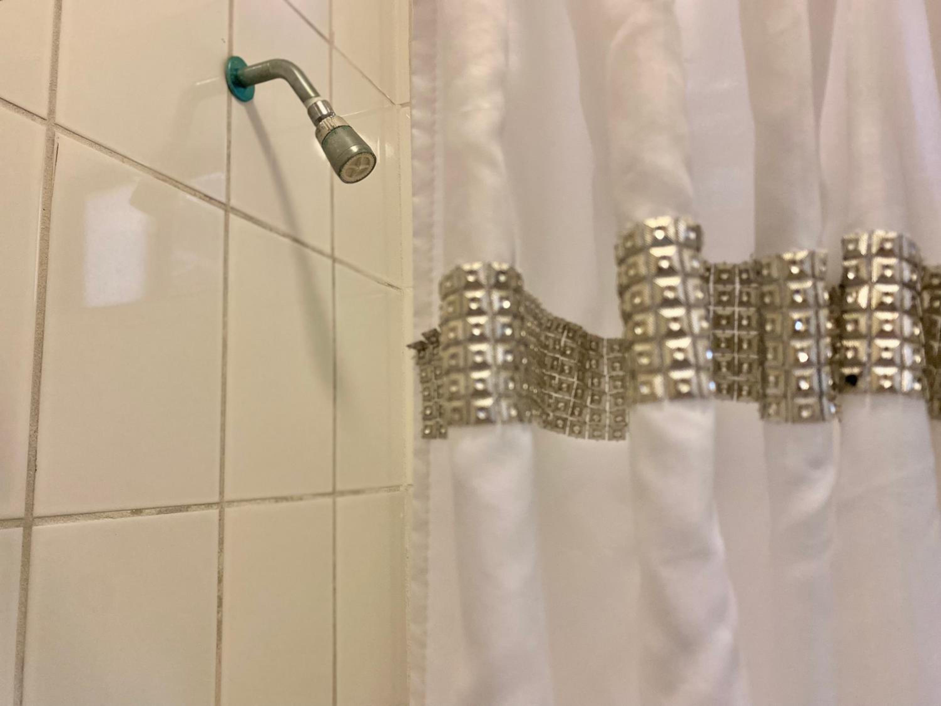 Standard Queen Room - Photo 3