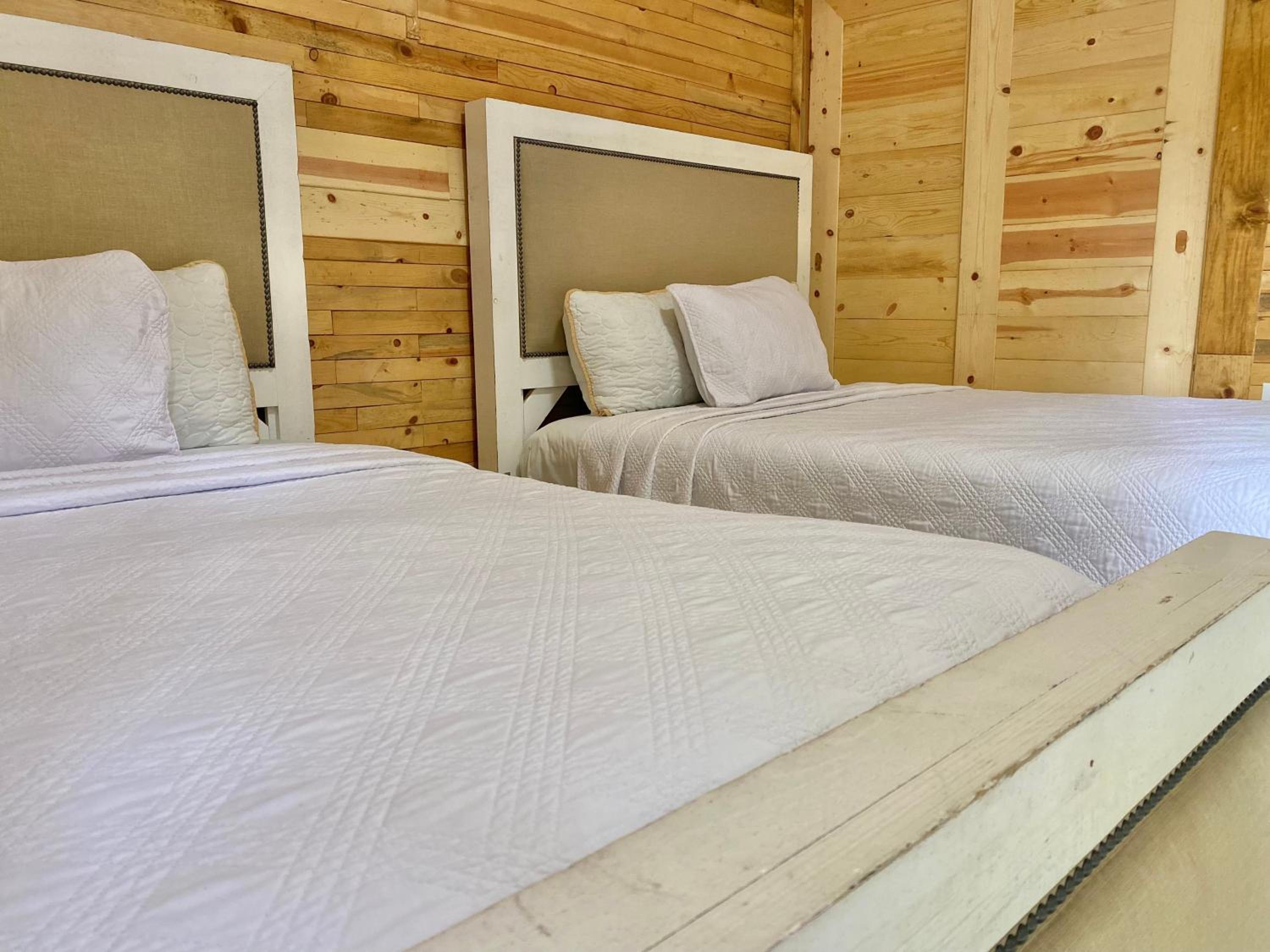 Quadruple Room - Photo 1