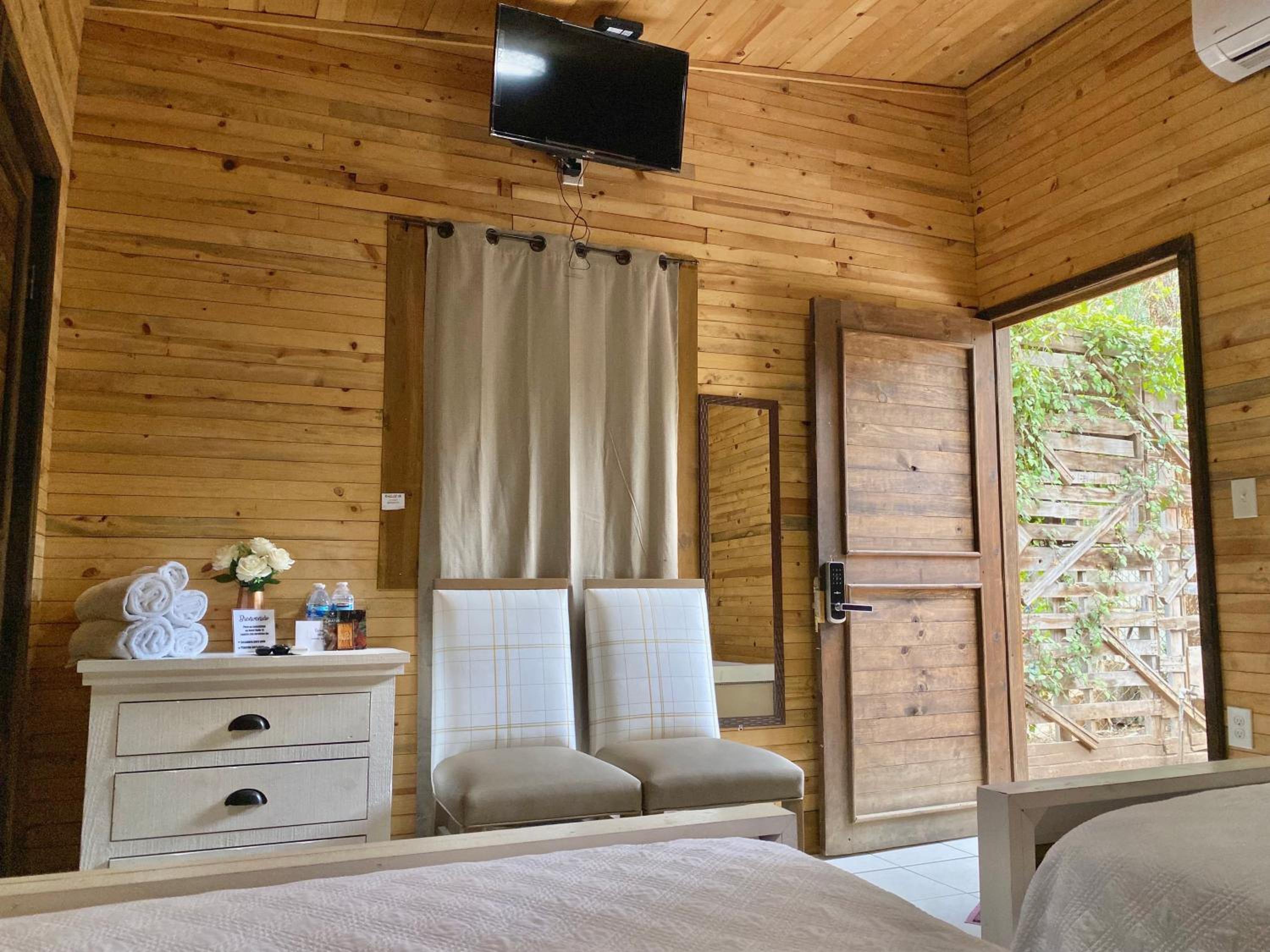 Quadruple Room - Photo 2
