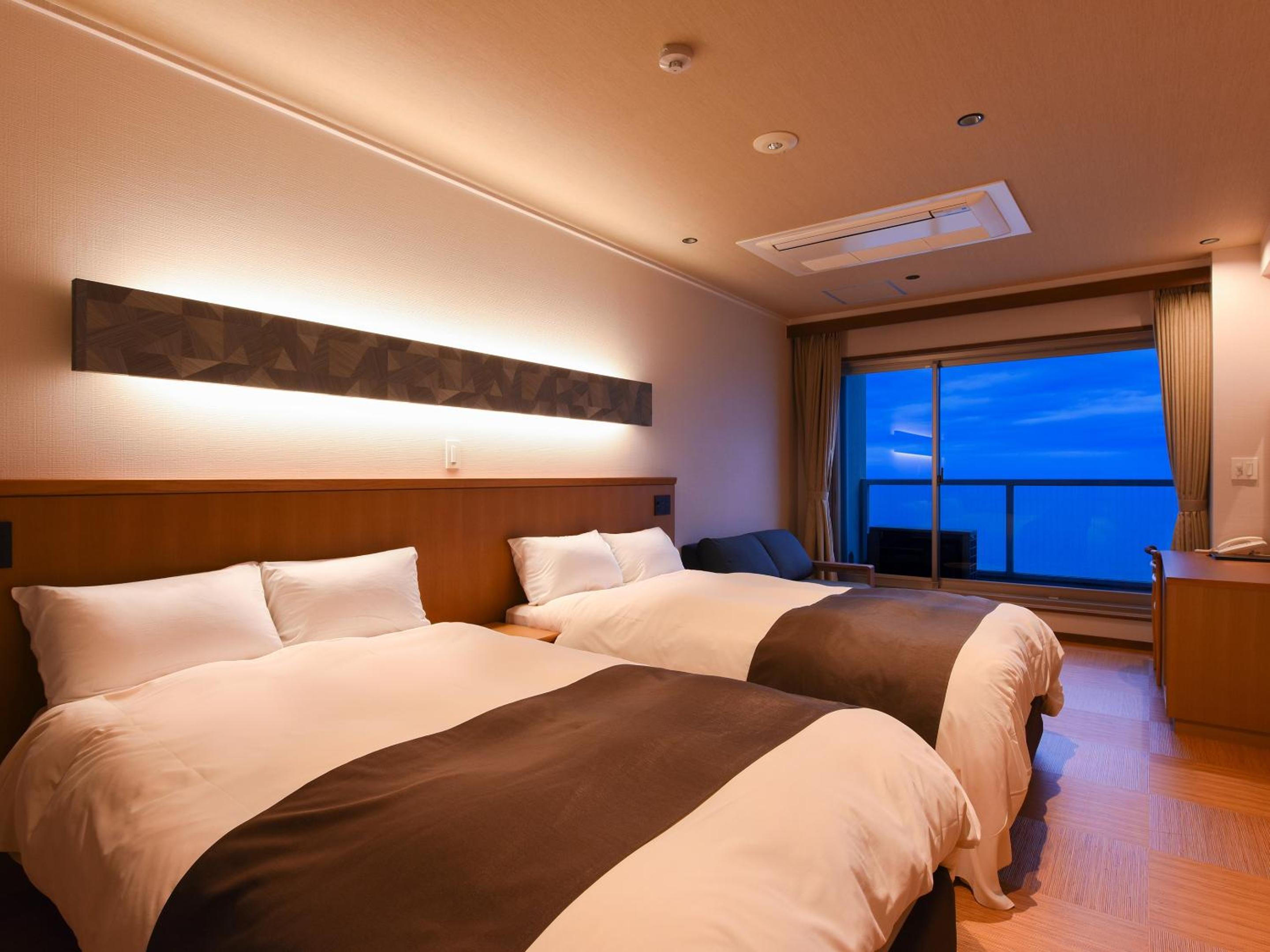 Standard Twin Room With Sea View - Non-Smoking photo 2