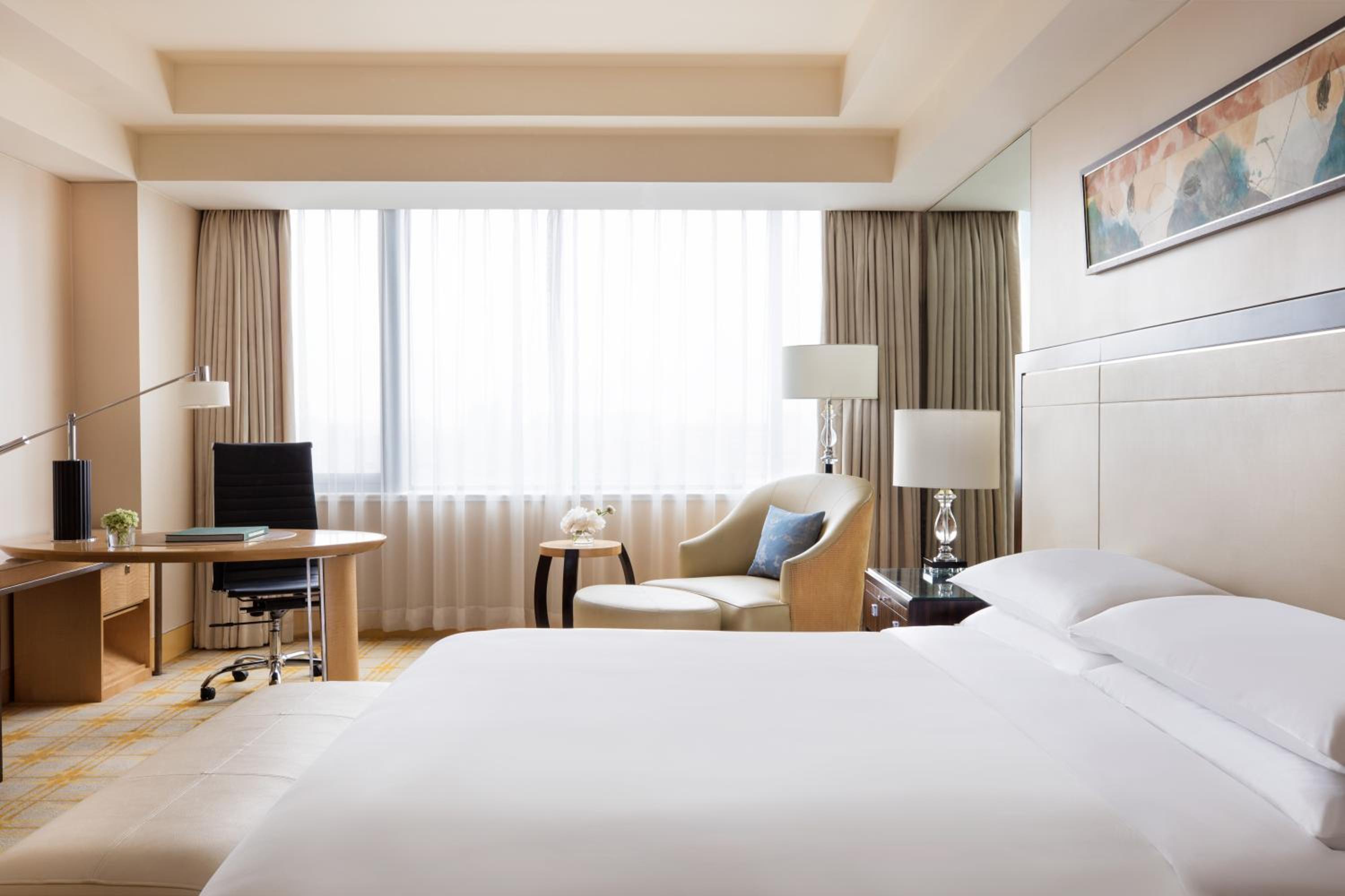 Deluxe Garden View Room 1 King