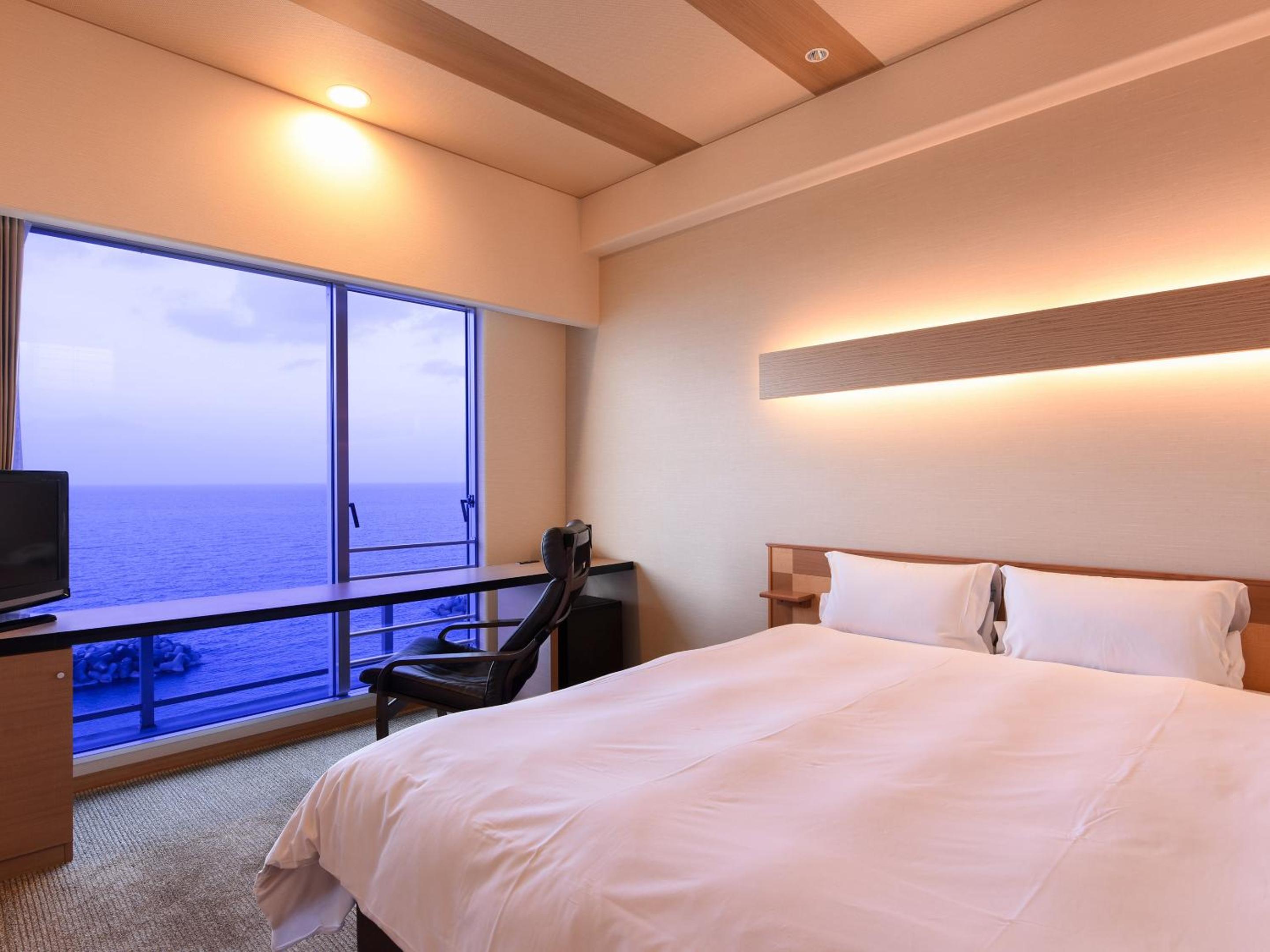 Single Room With Shared Bathroom And Sea View - Non-Smoking photo 2