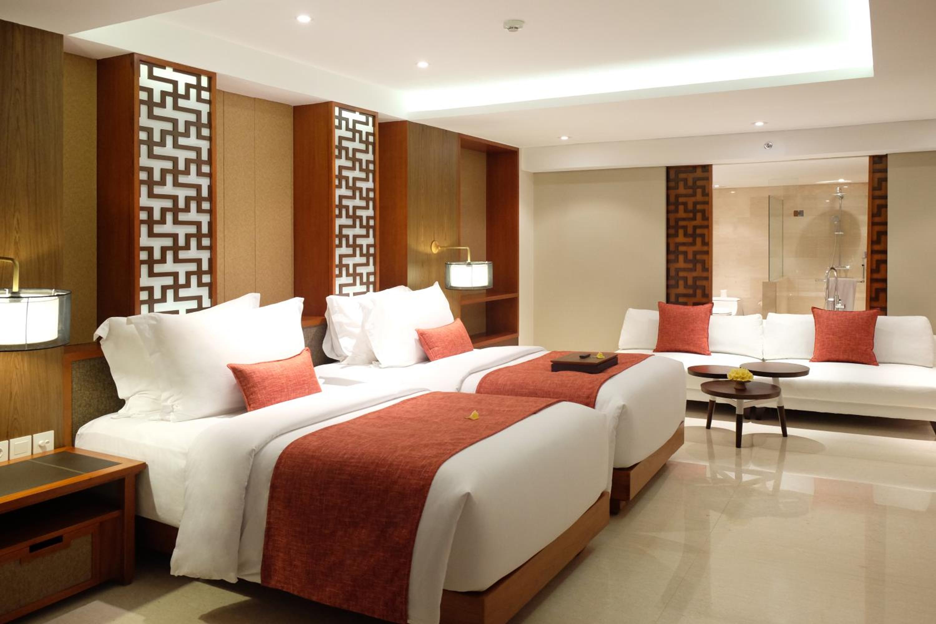 Junior Suite Garden Terrace Twin Bed with Daily Cocktails