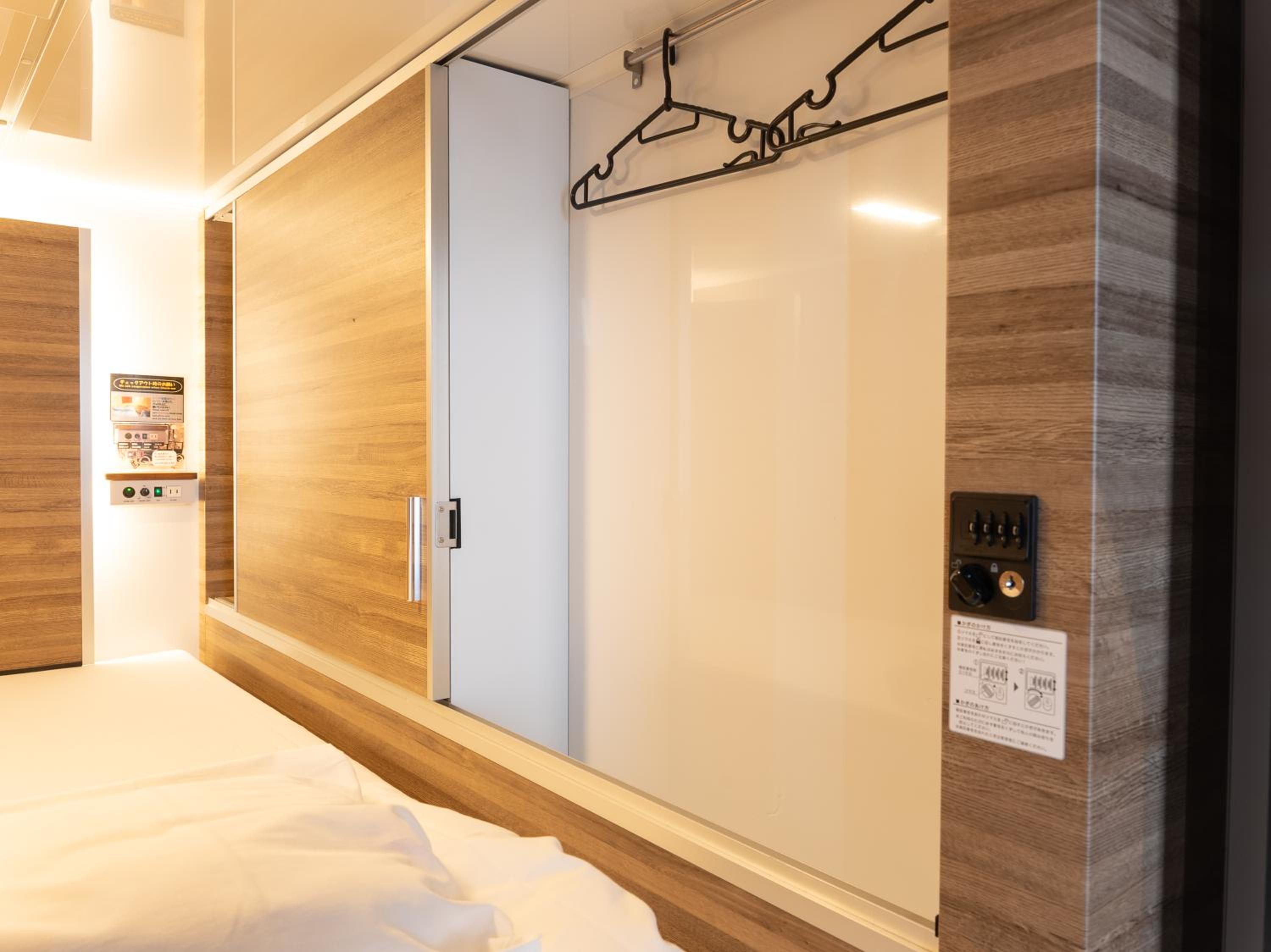 Luxury Male Room - Non-Smoking photo 2