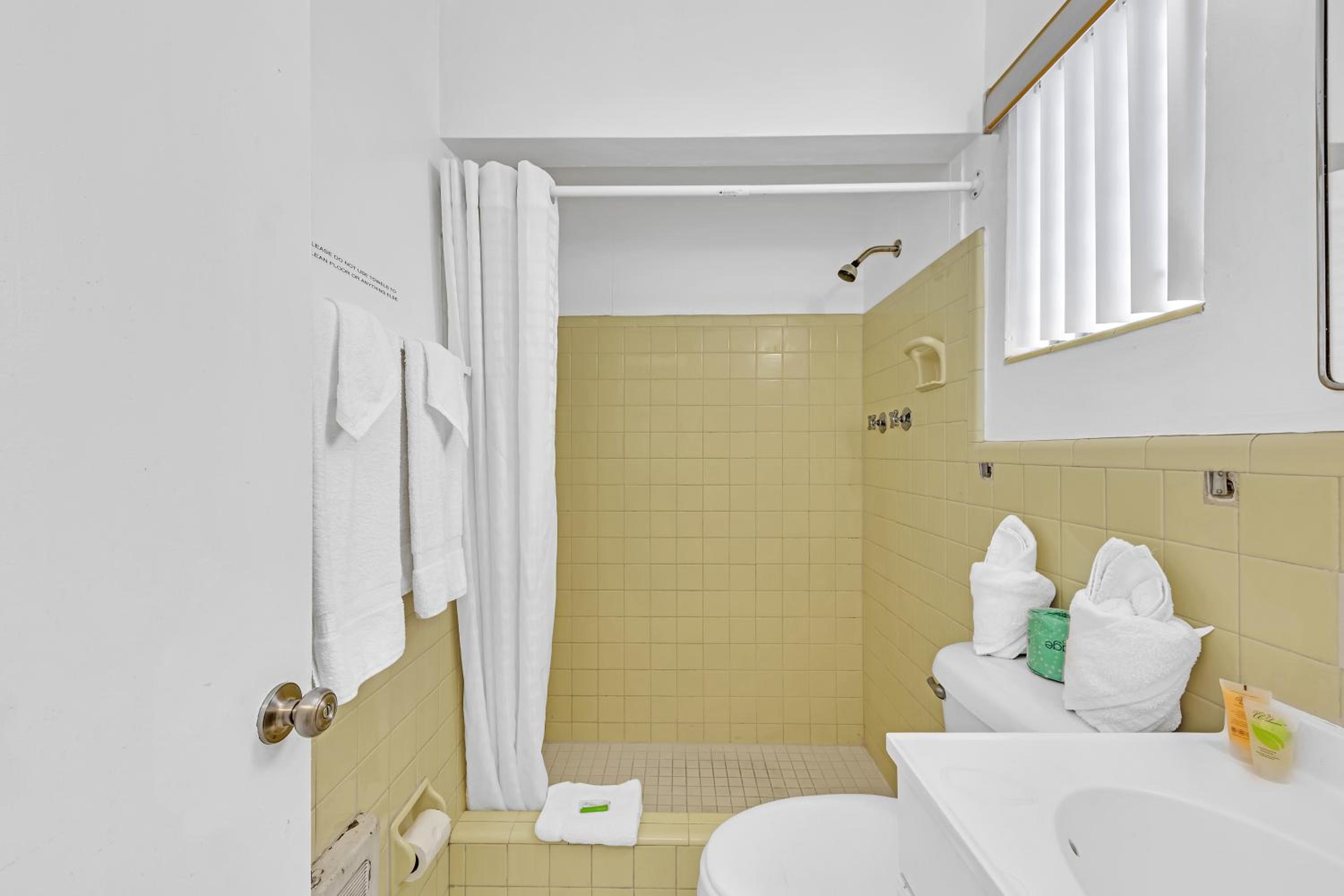 One-Bedroom Suite photo 2