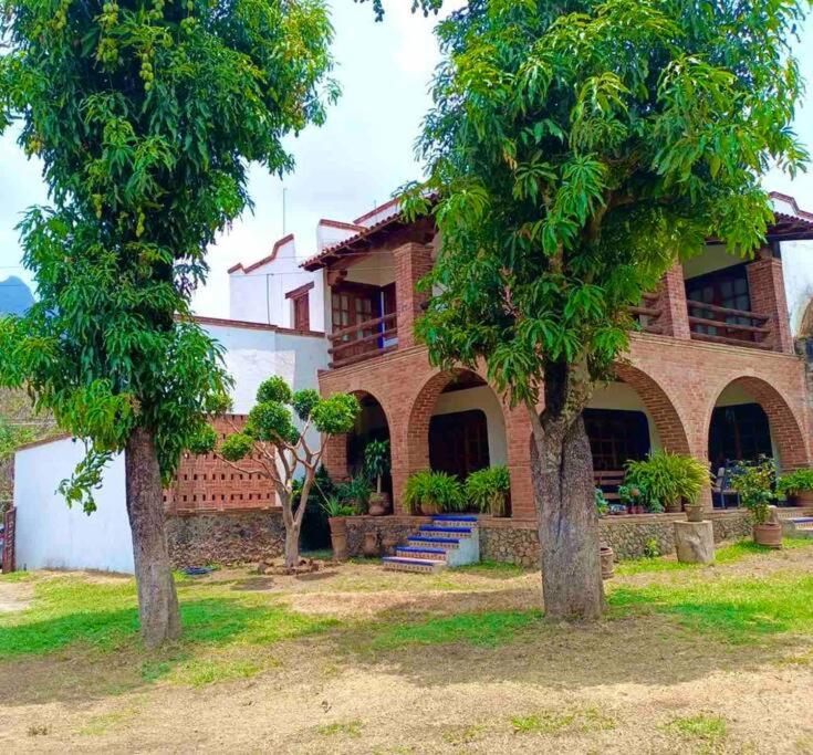 Four-Bedroom House photo 3