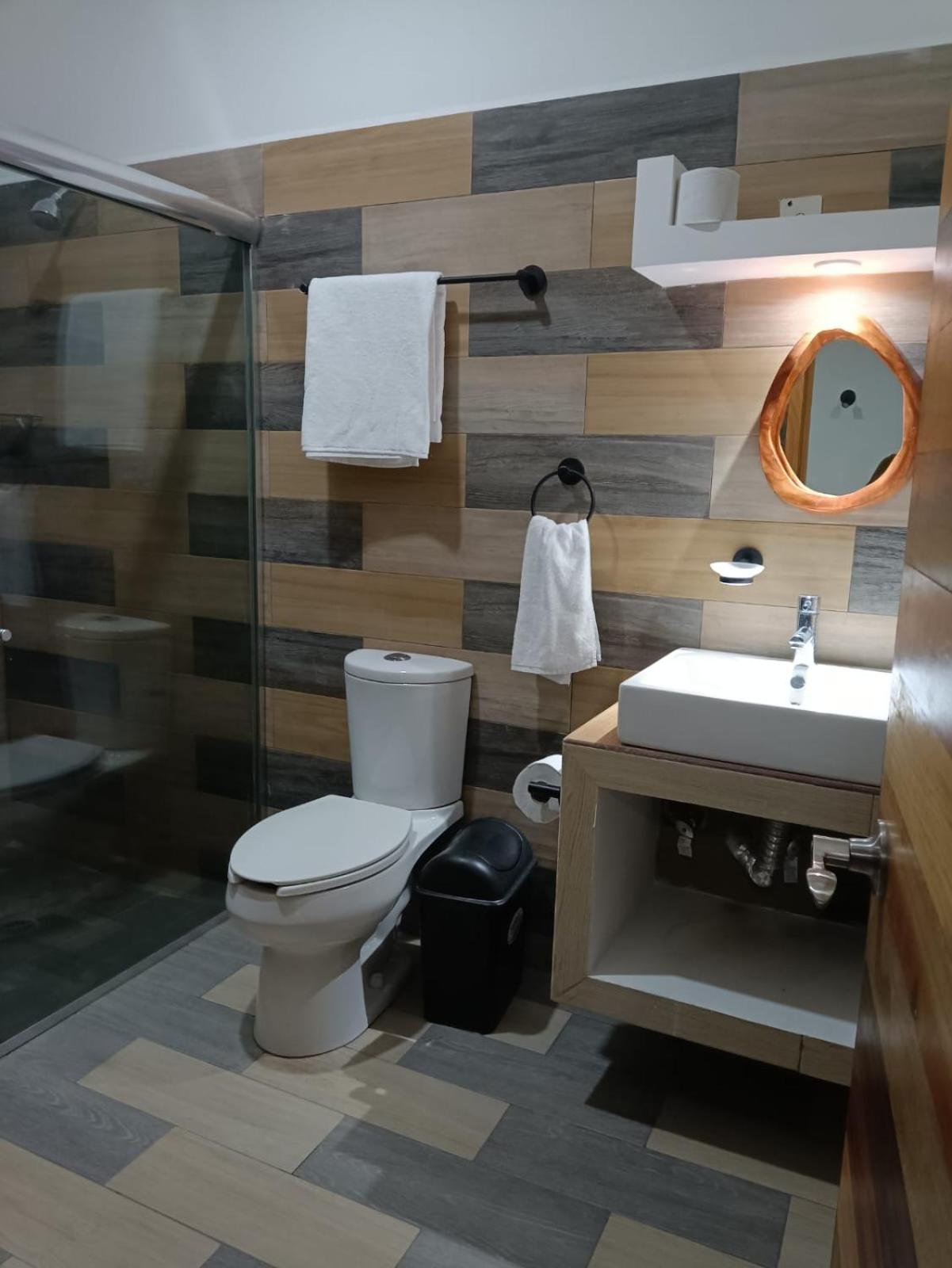 Twin Room - Photo 6