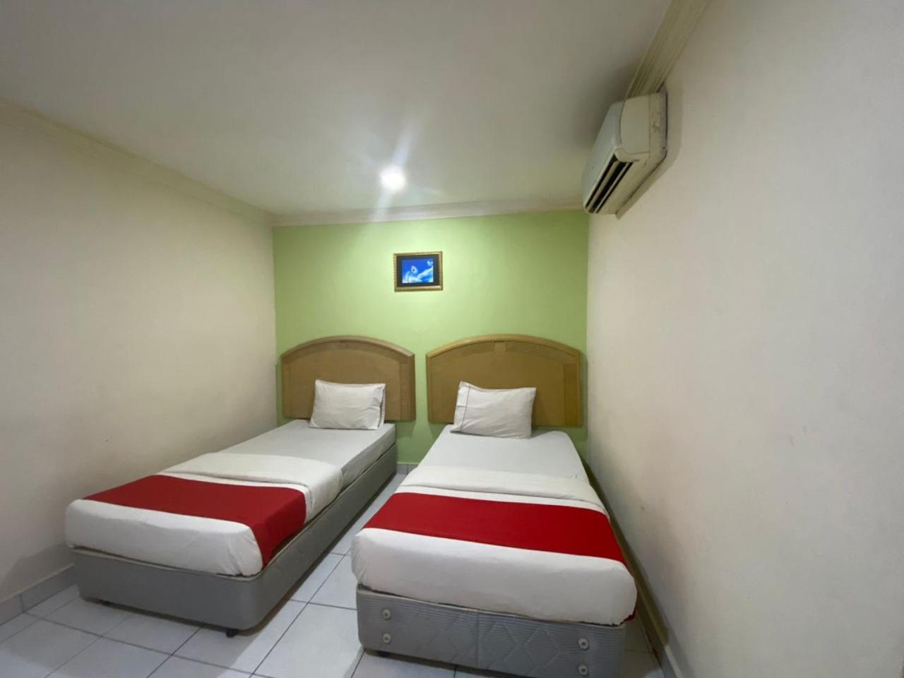 Standard Twin Room photo 2