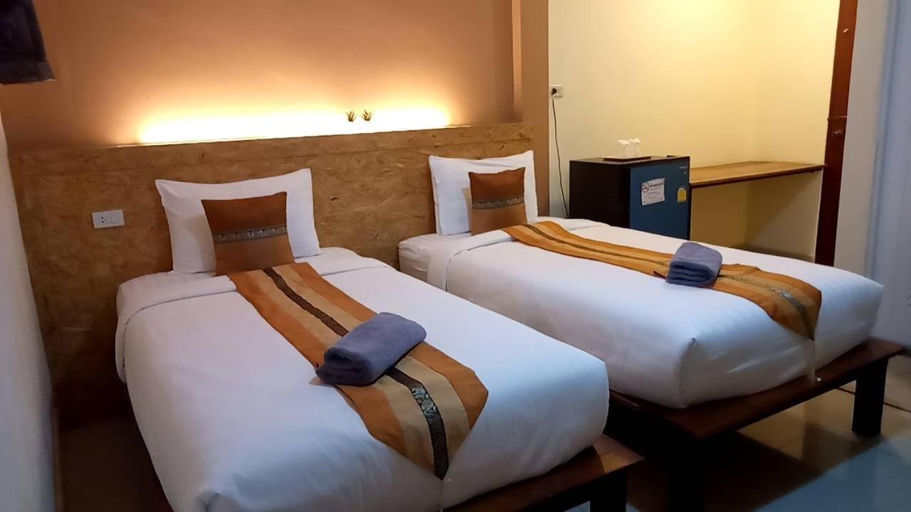 Deluxe Twin Room photo 2