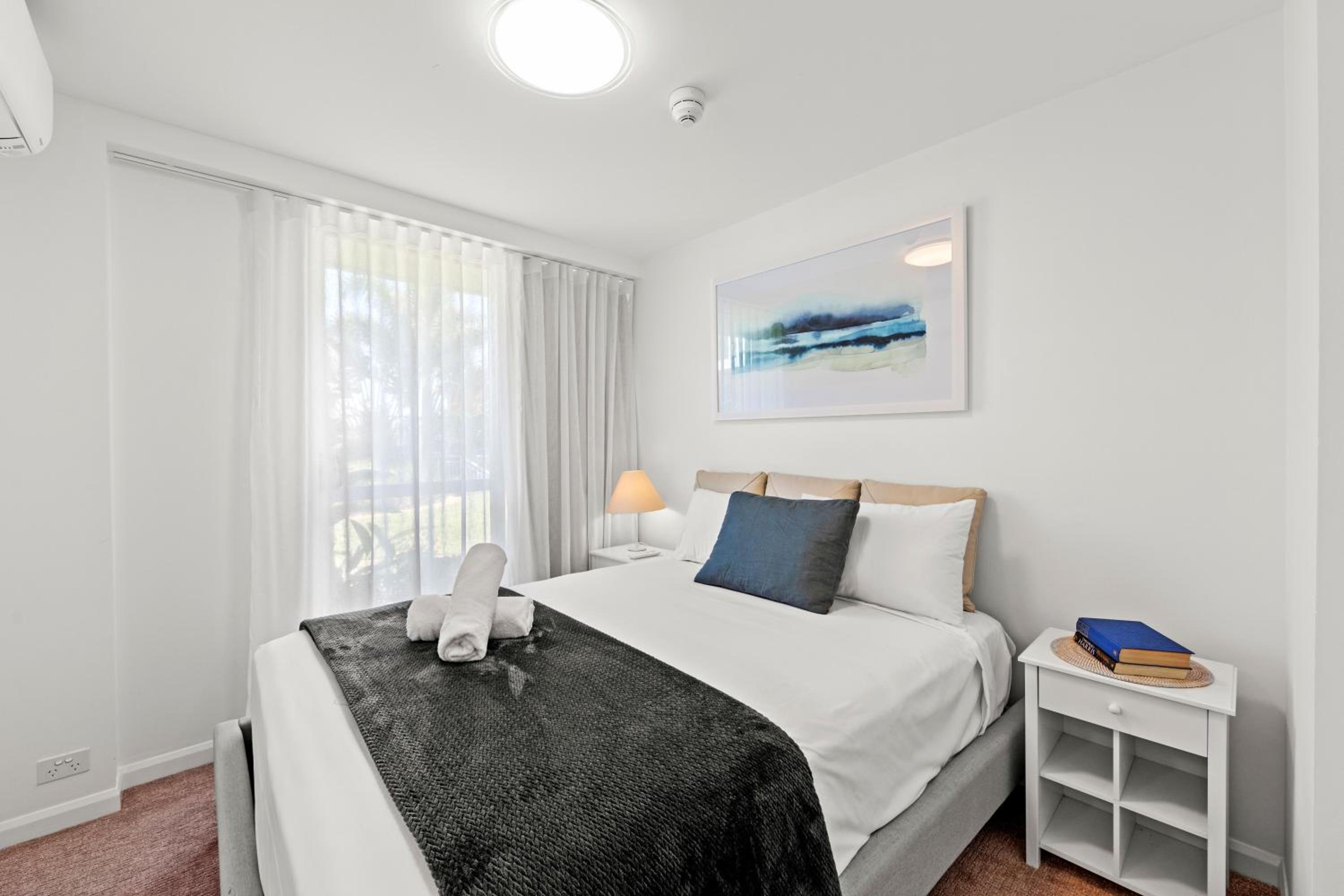 2 Bedroom Garden and Beach View Deluxe Apartment photo 3