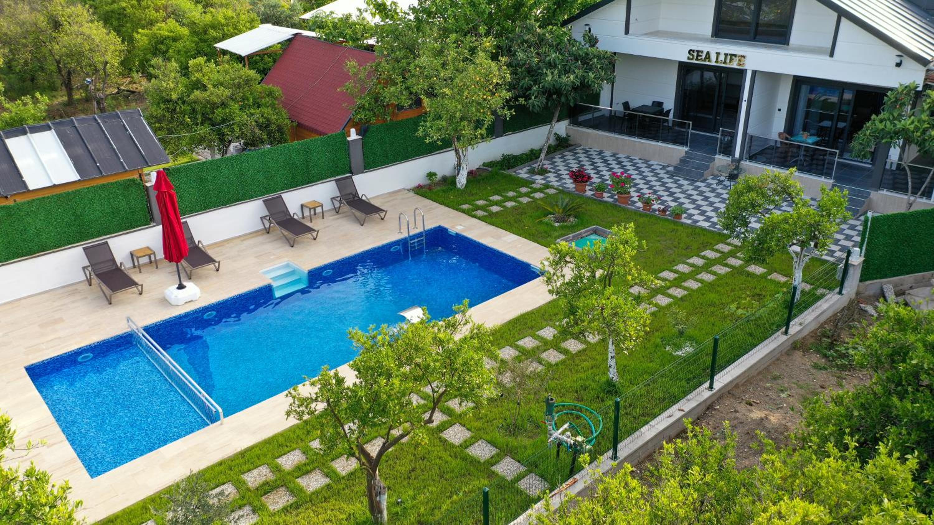 Apartment with Pool View  photo 3
