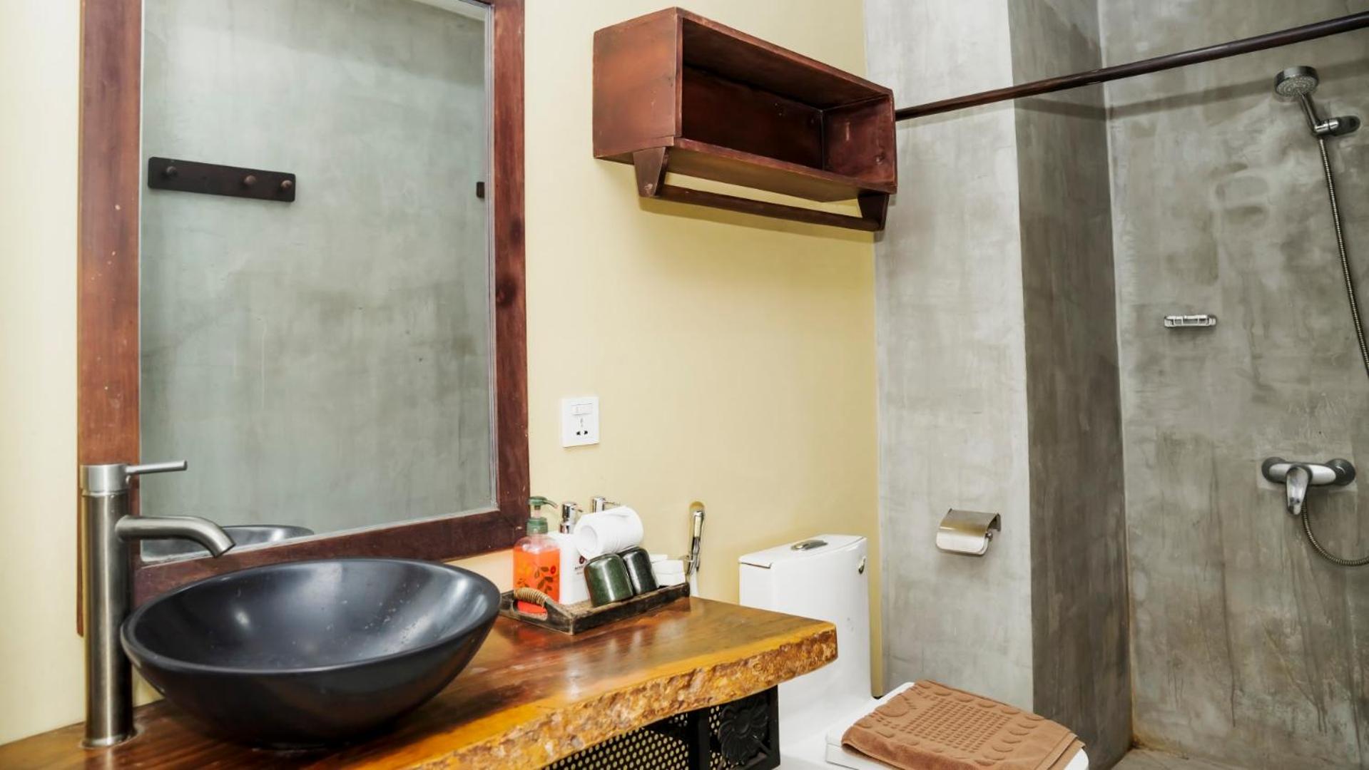 Deluxe Double Room with Balcony photo 2