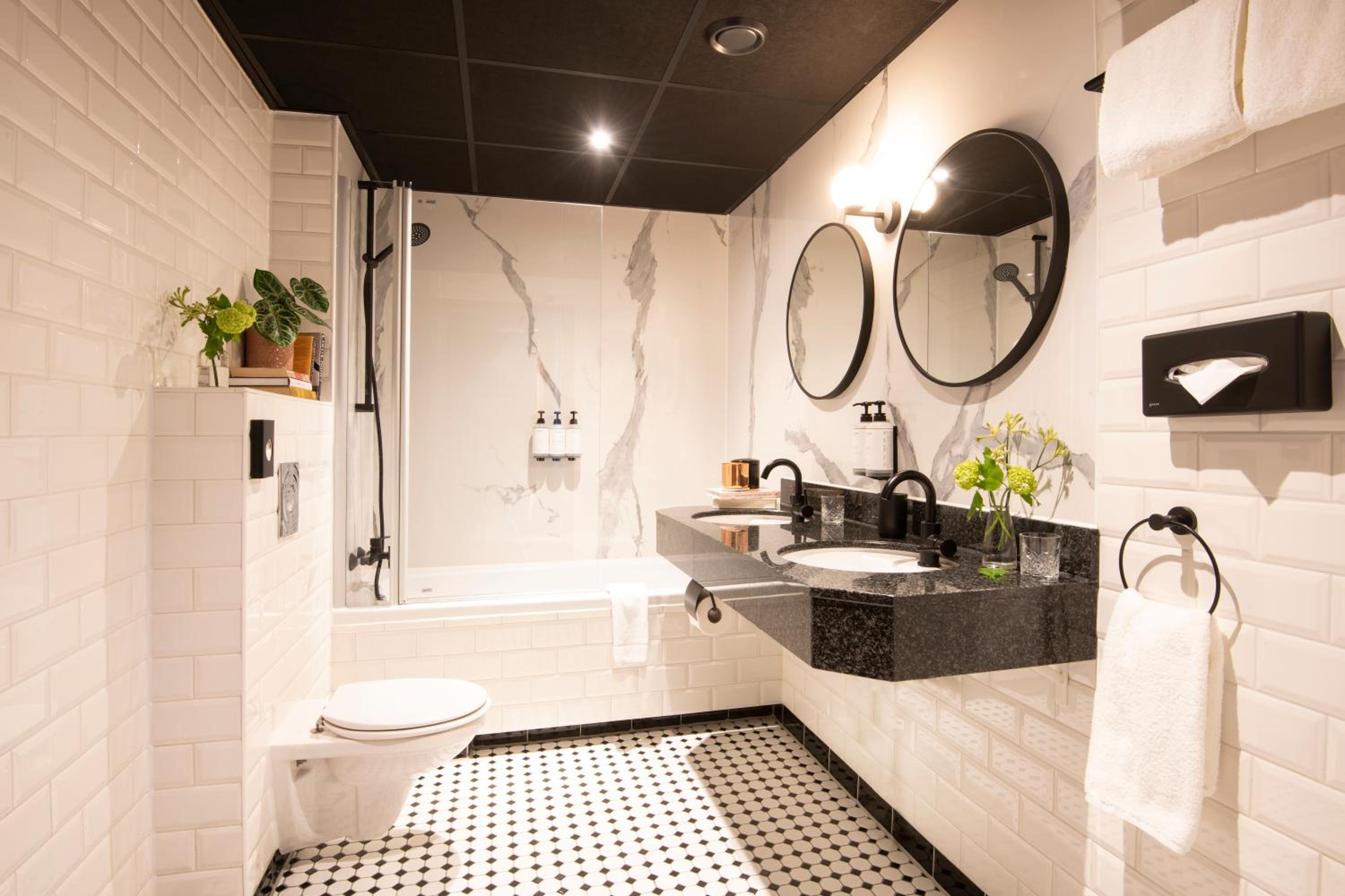 Medium Room 1 Double Bed