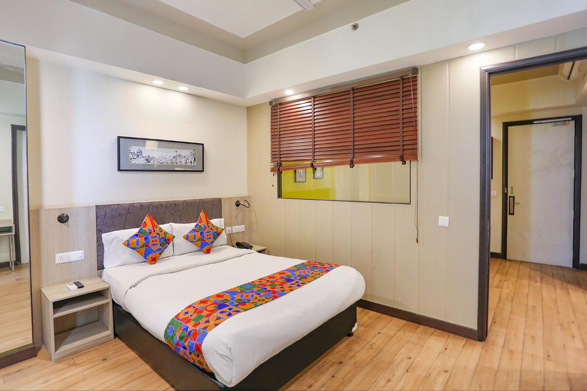 Suite - Photo 1