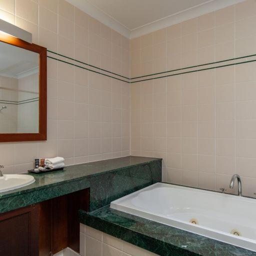 Premium Suite - Photo 8