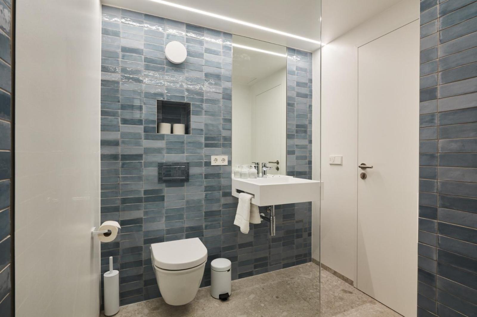 One-Bedroom Apartment - Photo 7
