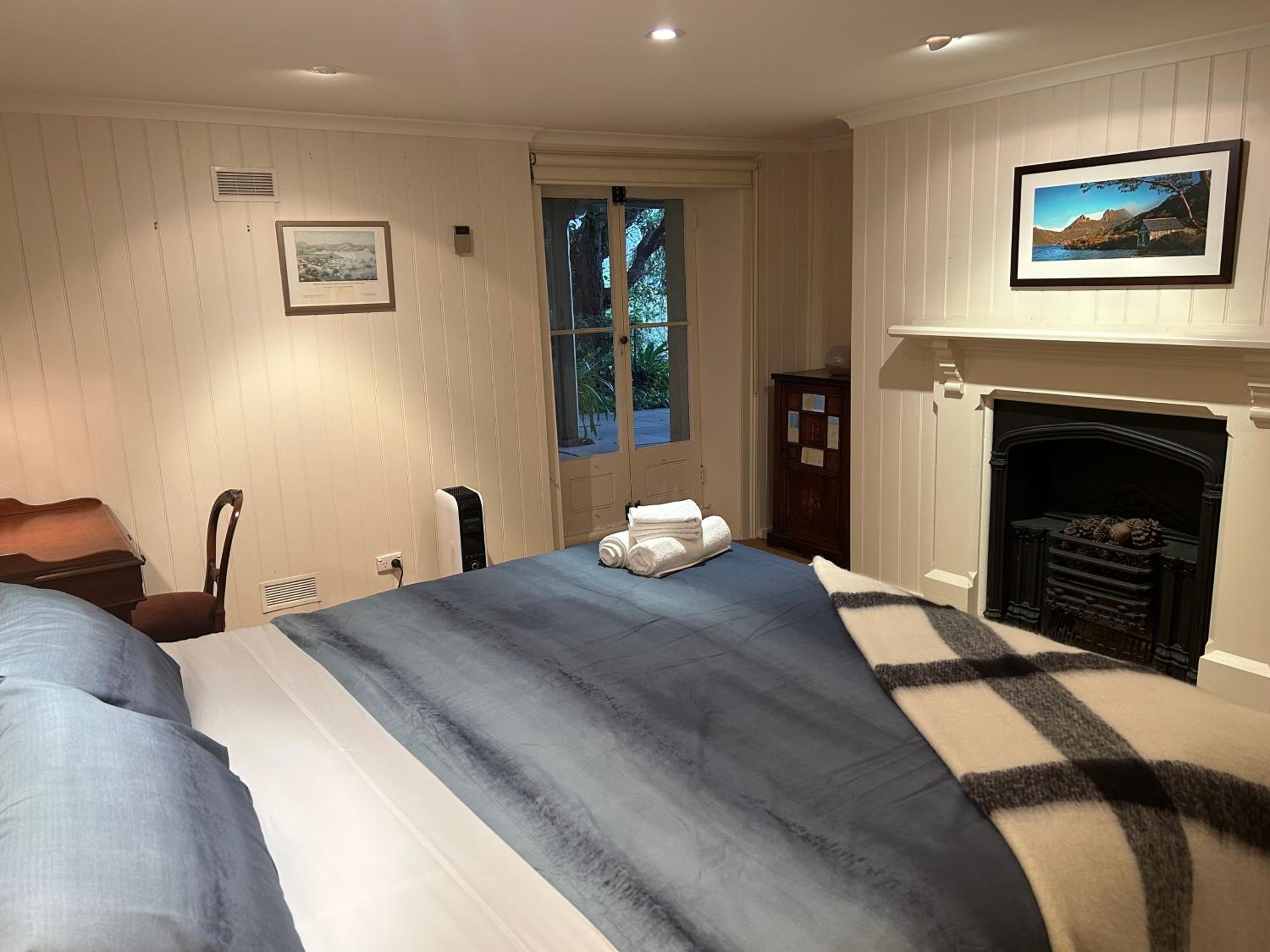 Triple Room With Private Bathroom photo 2