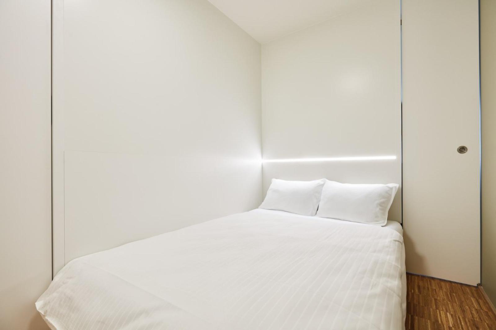 One-Bedroom Apartment - Photo 4