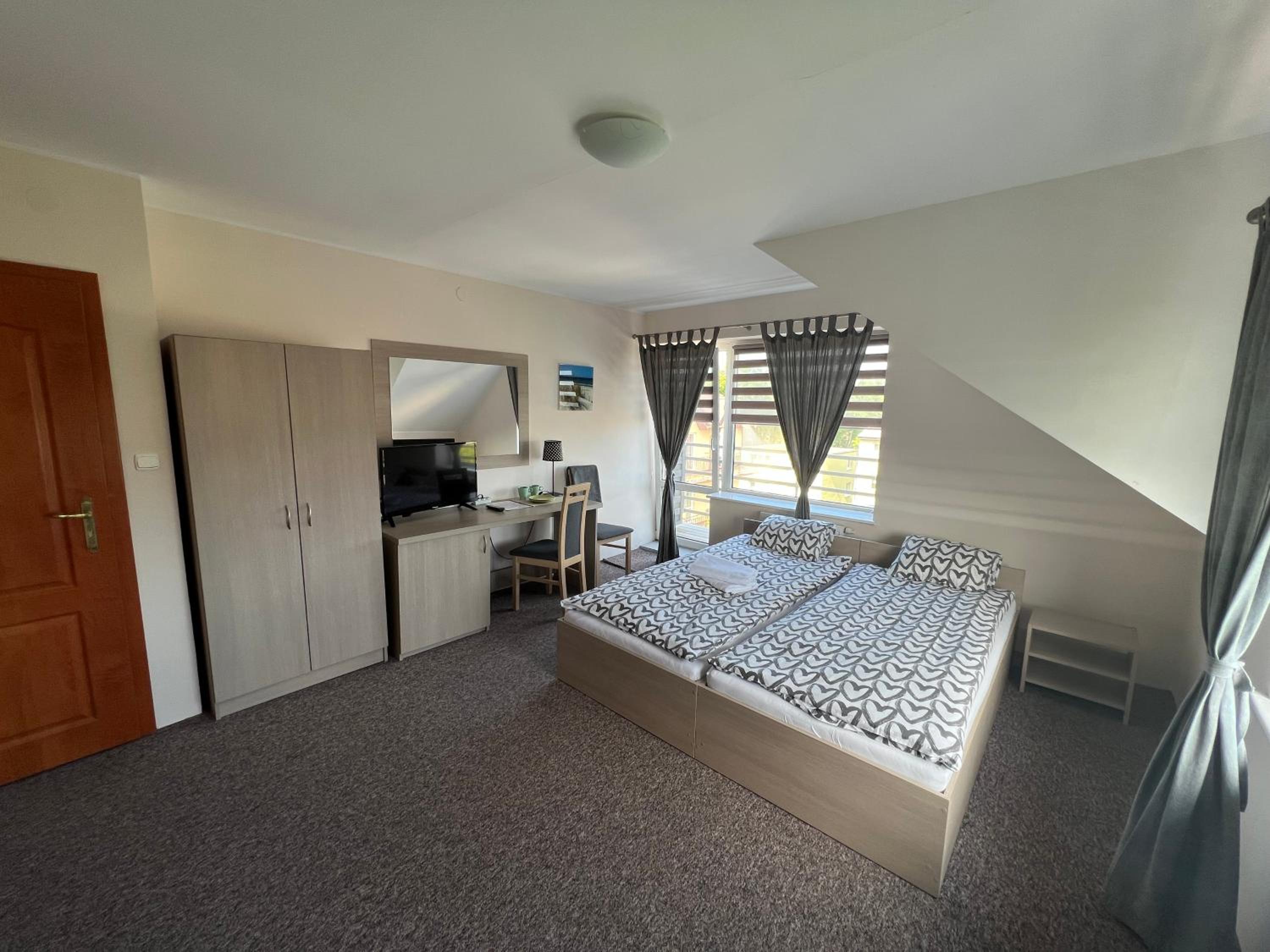 (14) Triple Room with Balcony photo 2