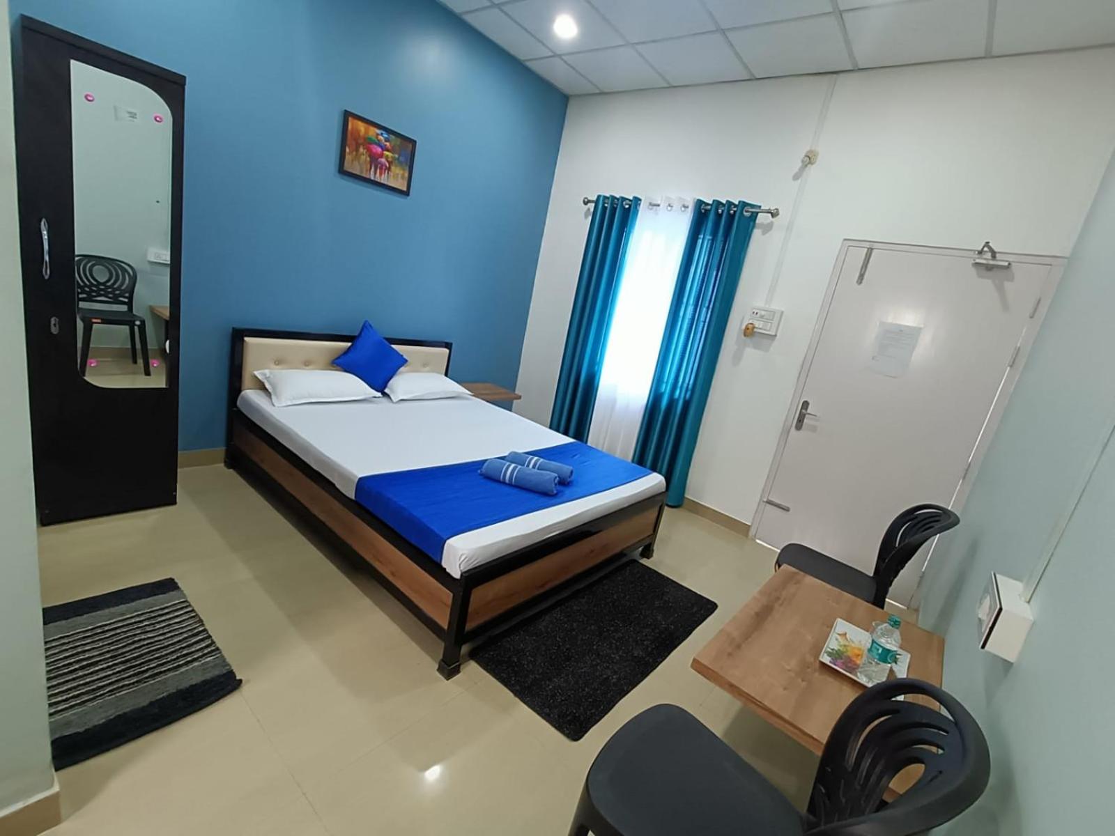Deluxe Double Room (2 Adults + 1 Child) photo 1