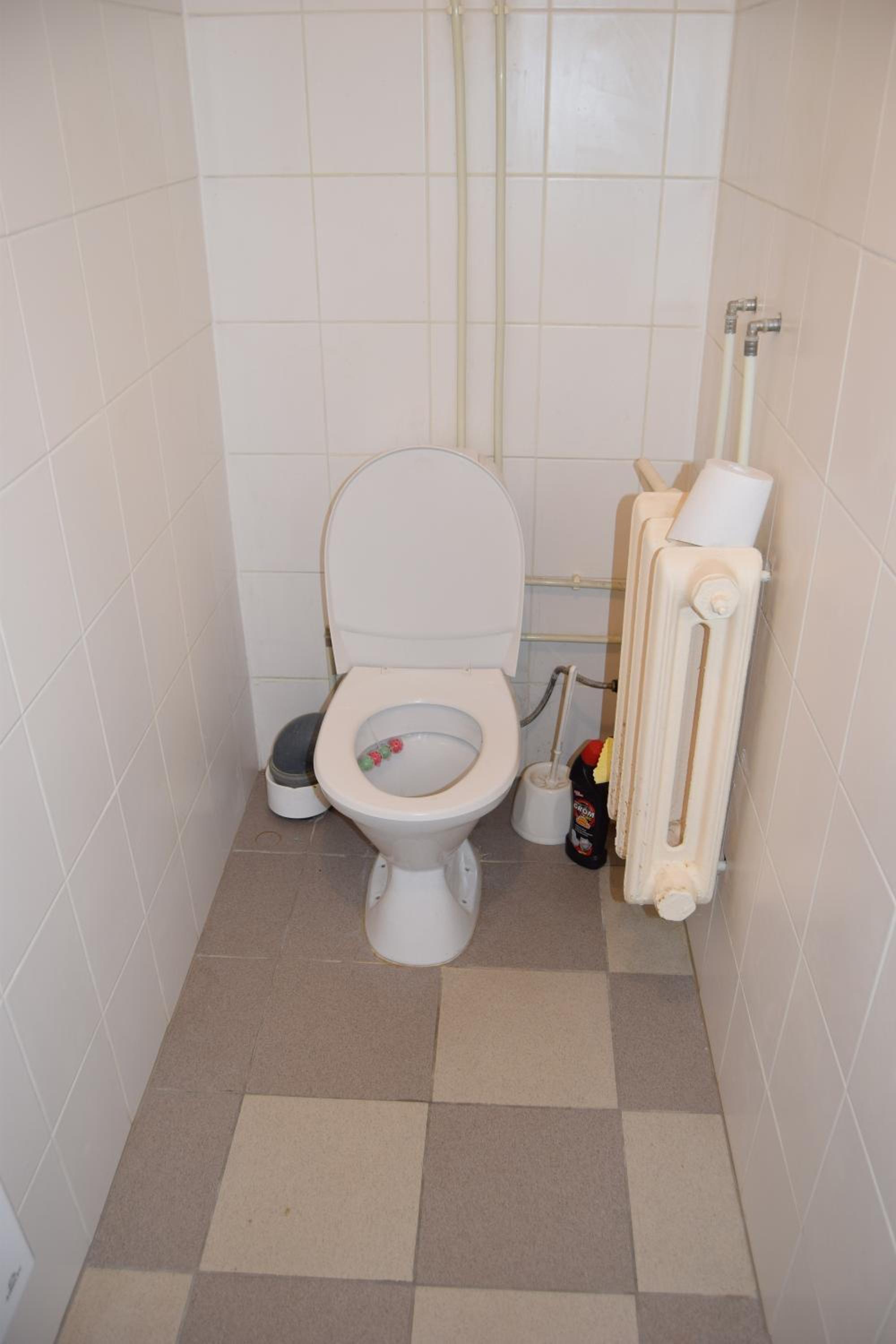 Apartment With Shower photo 2
