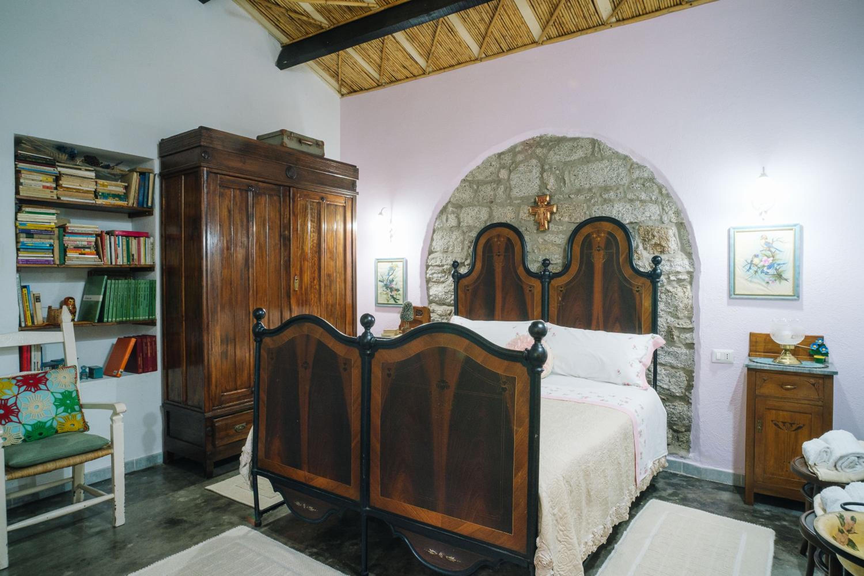 Double Room - Photo 3