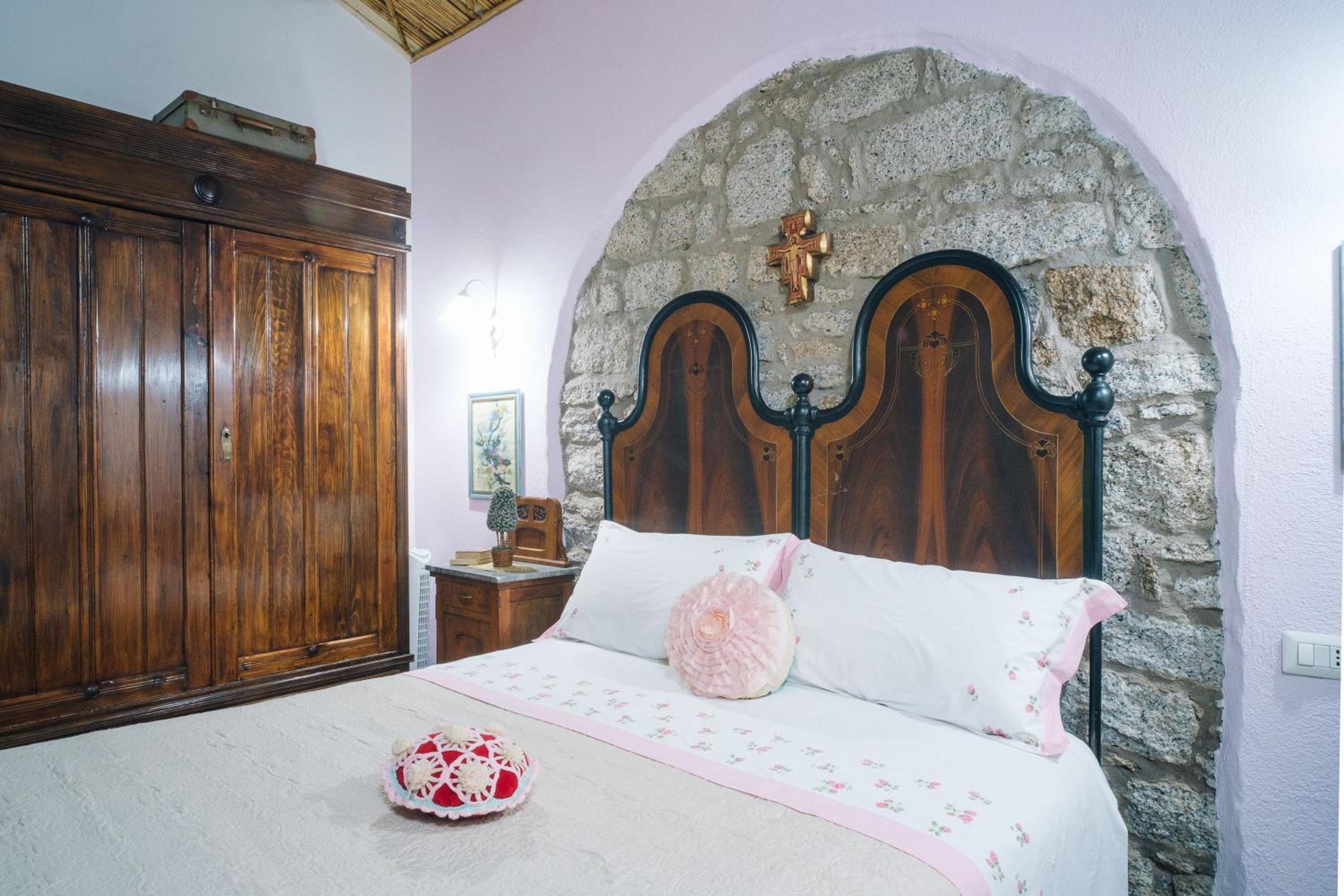 Double Room - Photo 7