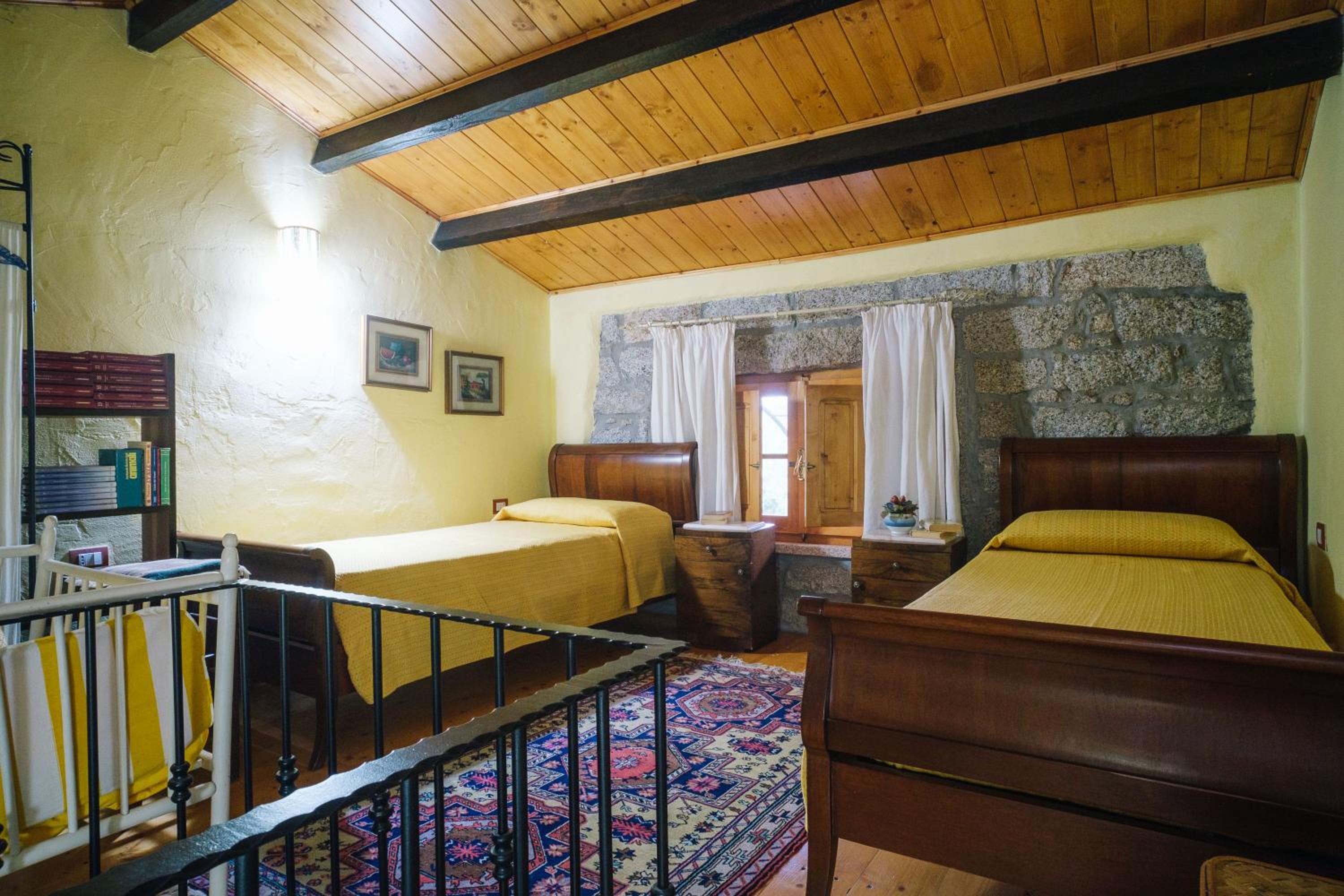 Quadruple Room with Garden View - Photo 6