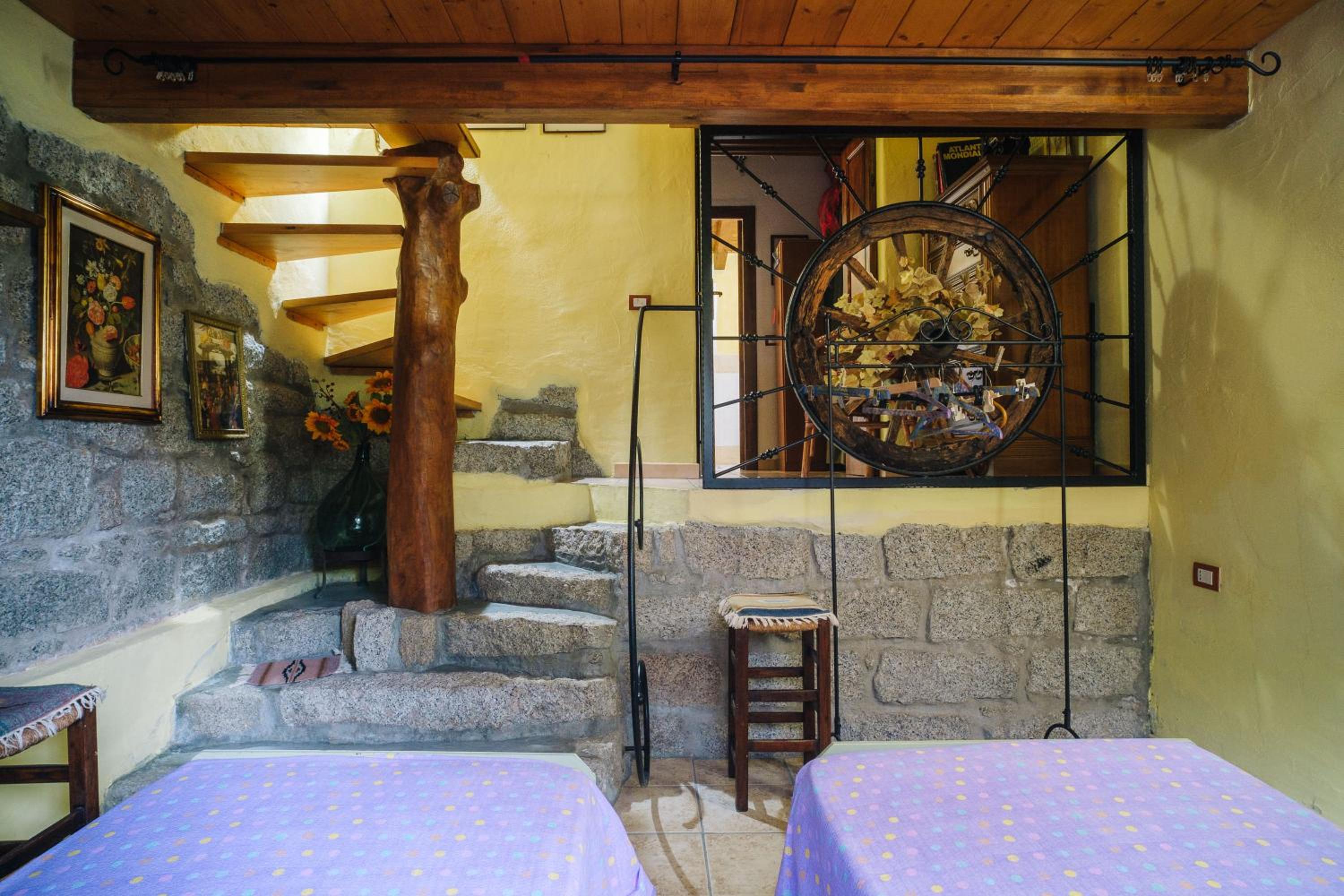 Quadruple Room with Garden View - Photo 7