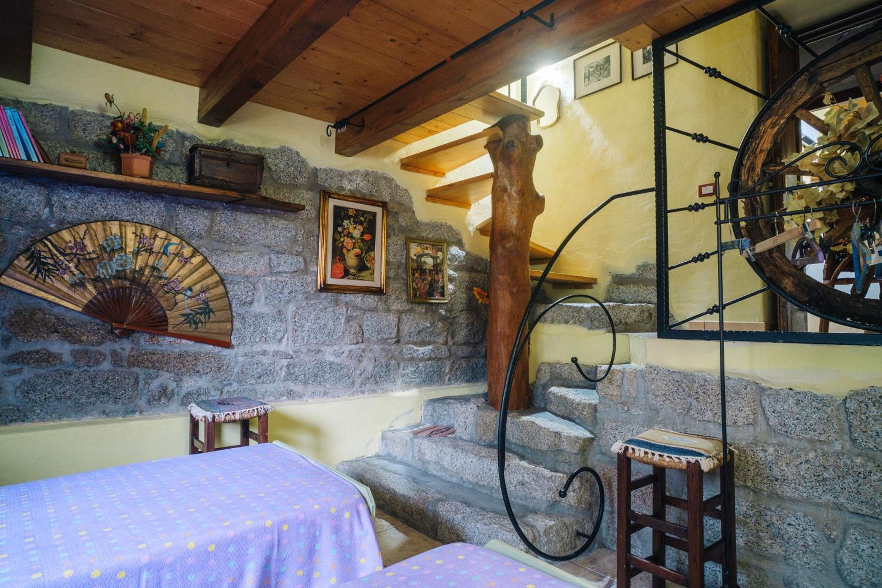 Quadruple Room with Garden View - Photo 9