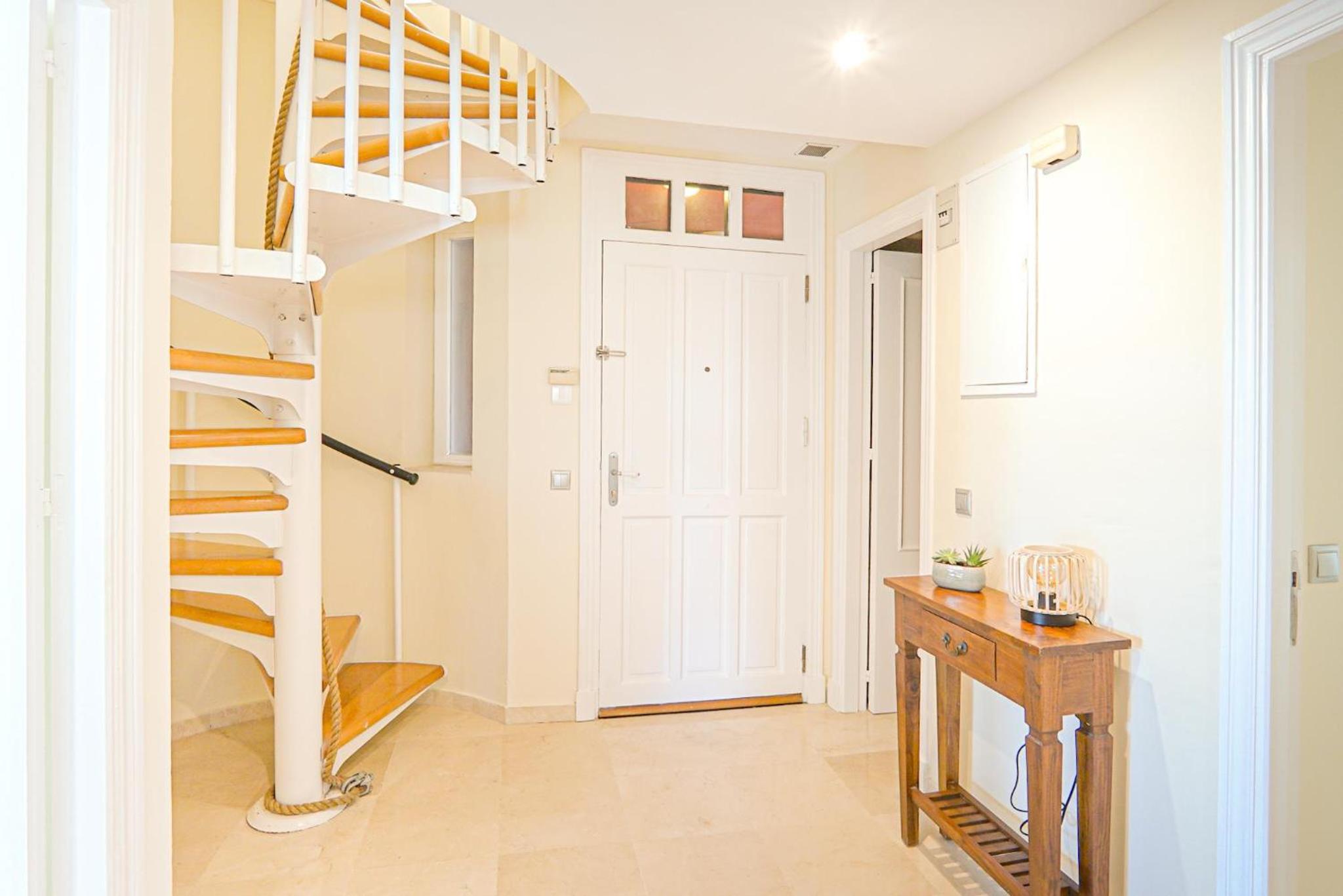 Apartment photo 2