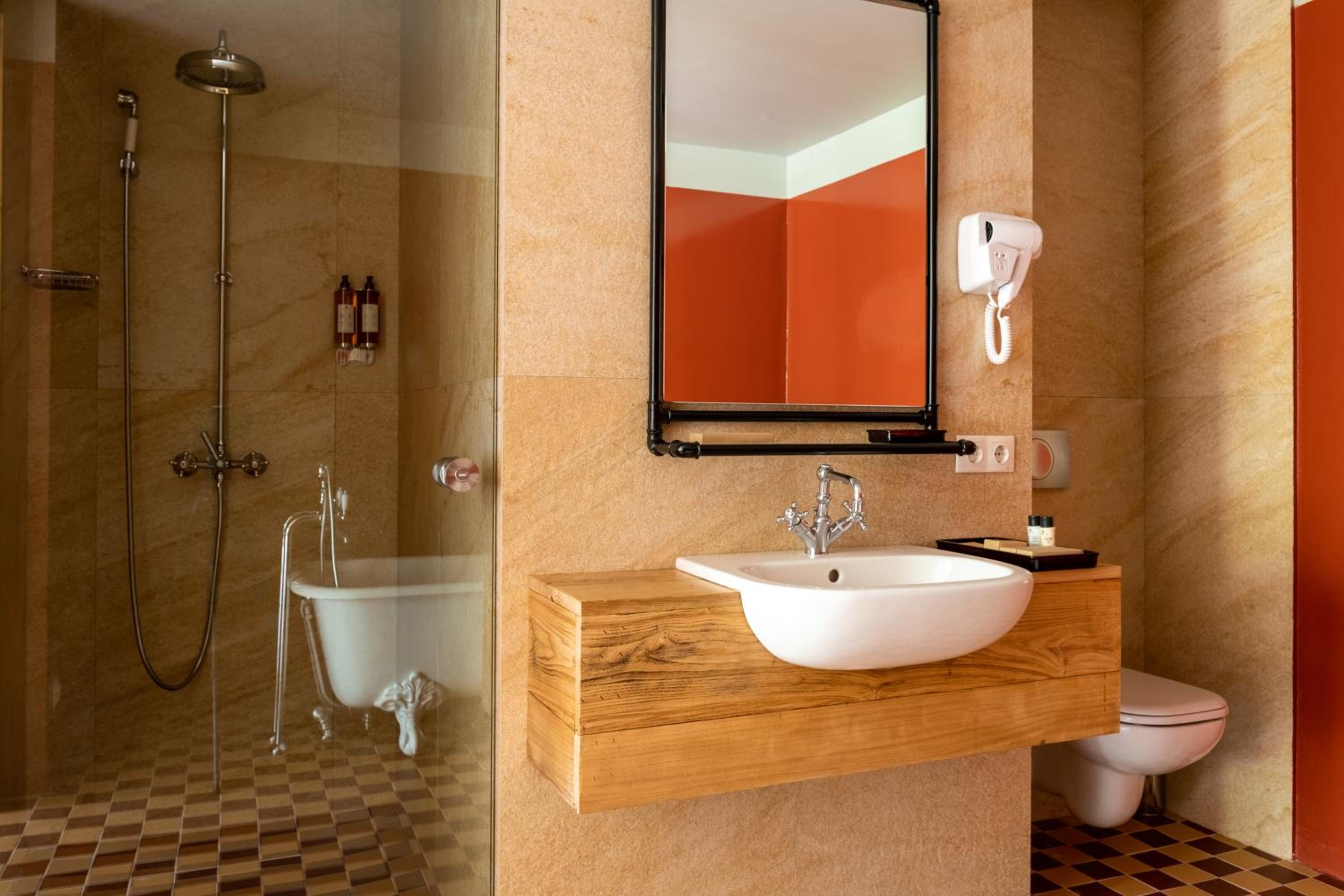 Suite with Terrace - Photo 5