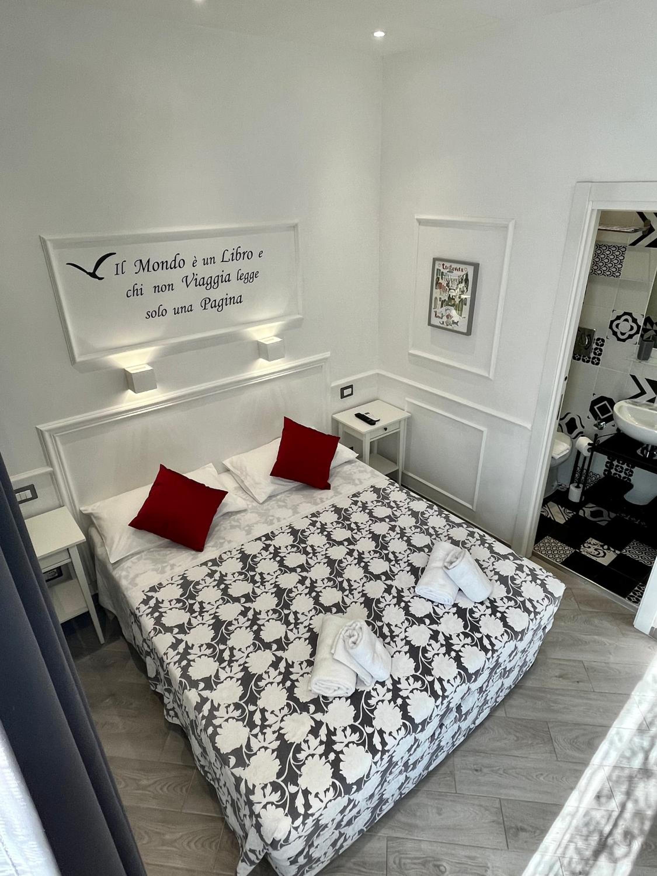 Double Room with Balcony photo 1