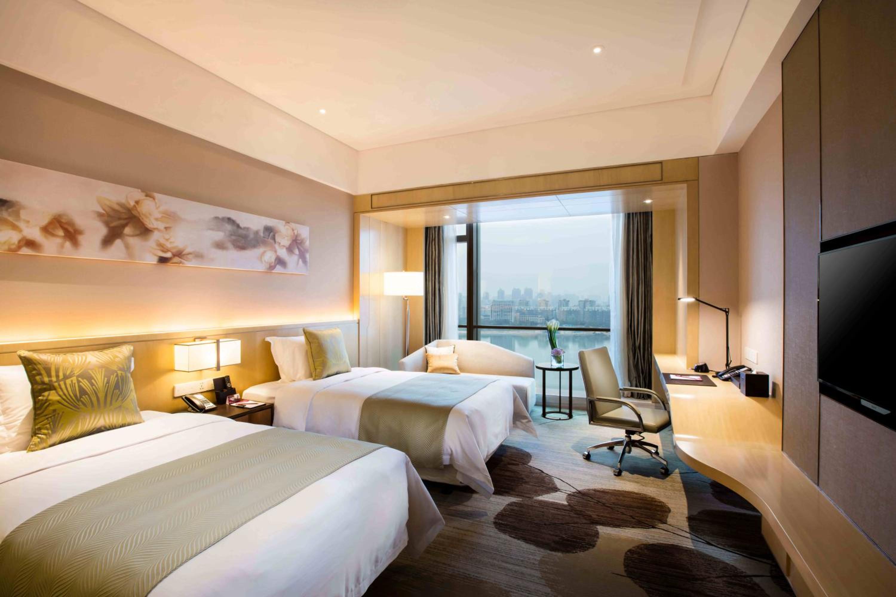 Standard Double Room with Two Double Beds and River View