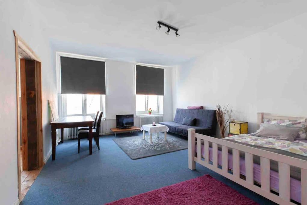 One-Bedroom Apartment photo 1