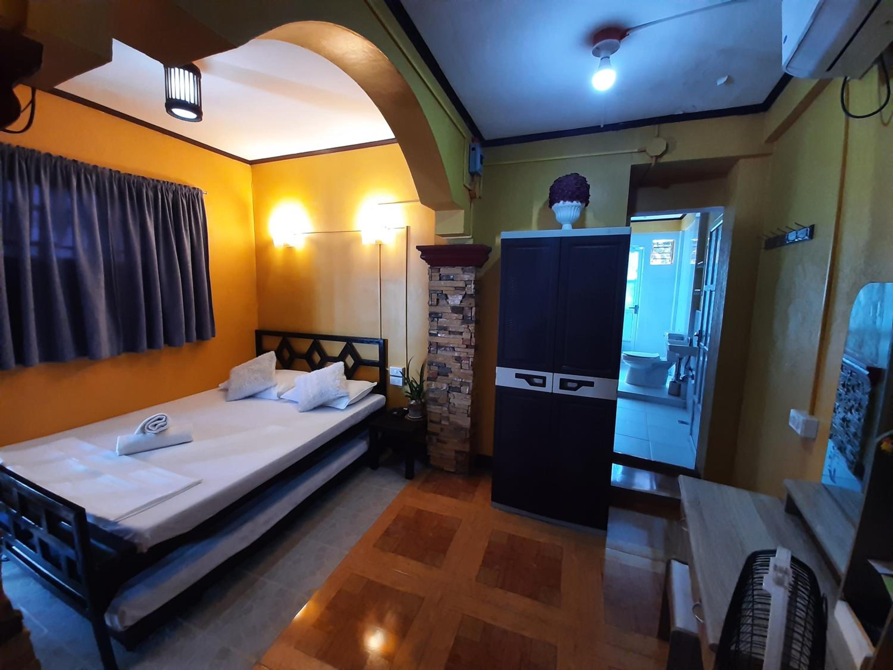 Budget Double Room photo 1