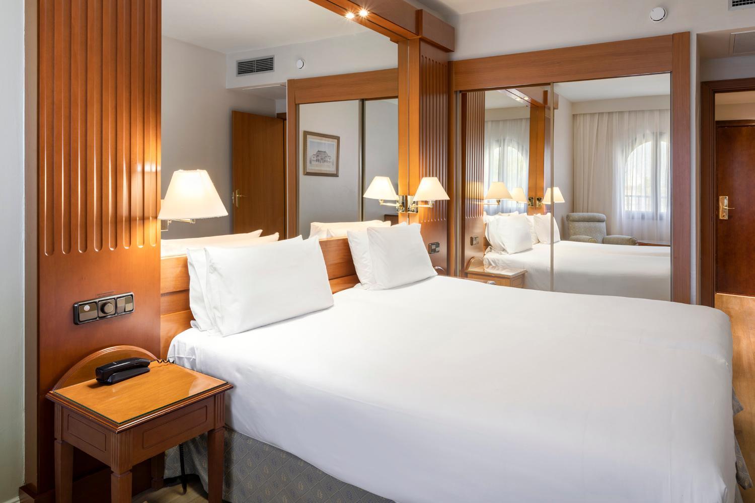 Double or Twin Room - Photo 4