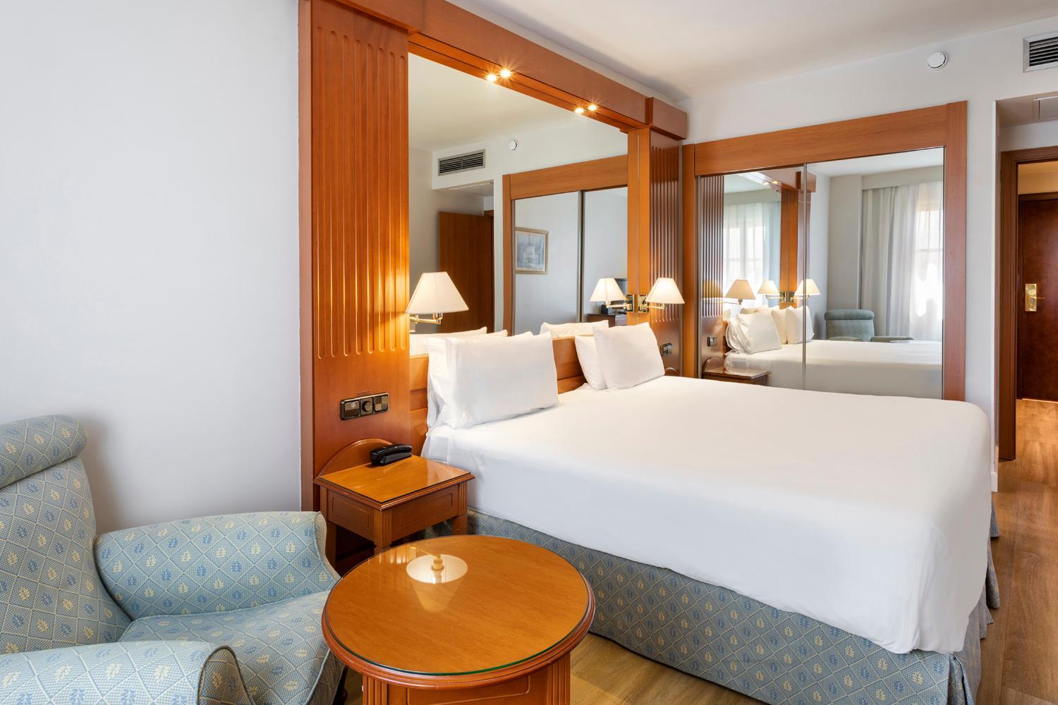 Double or Twin Room - Photo 3