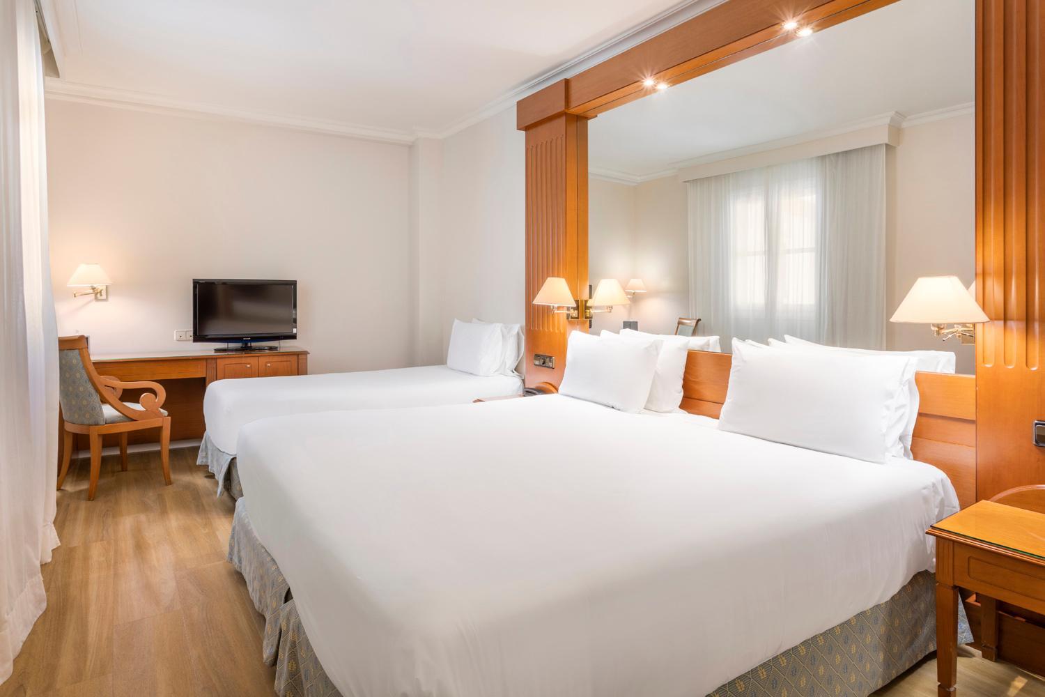 Double Room with Extra Bed - Photo 4