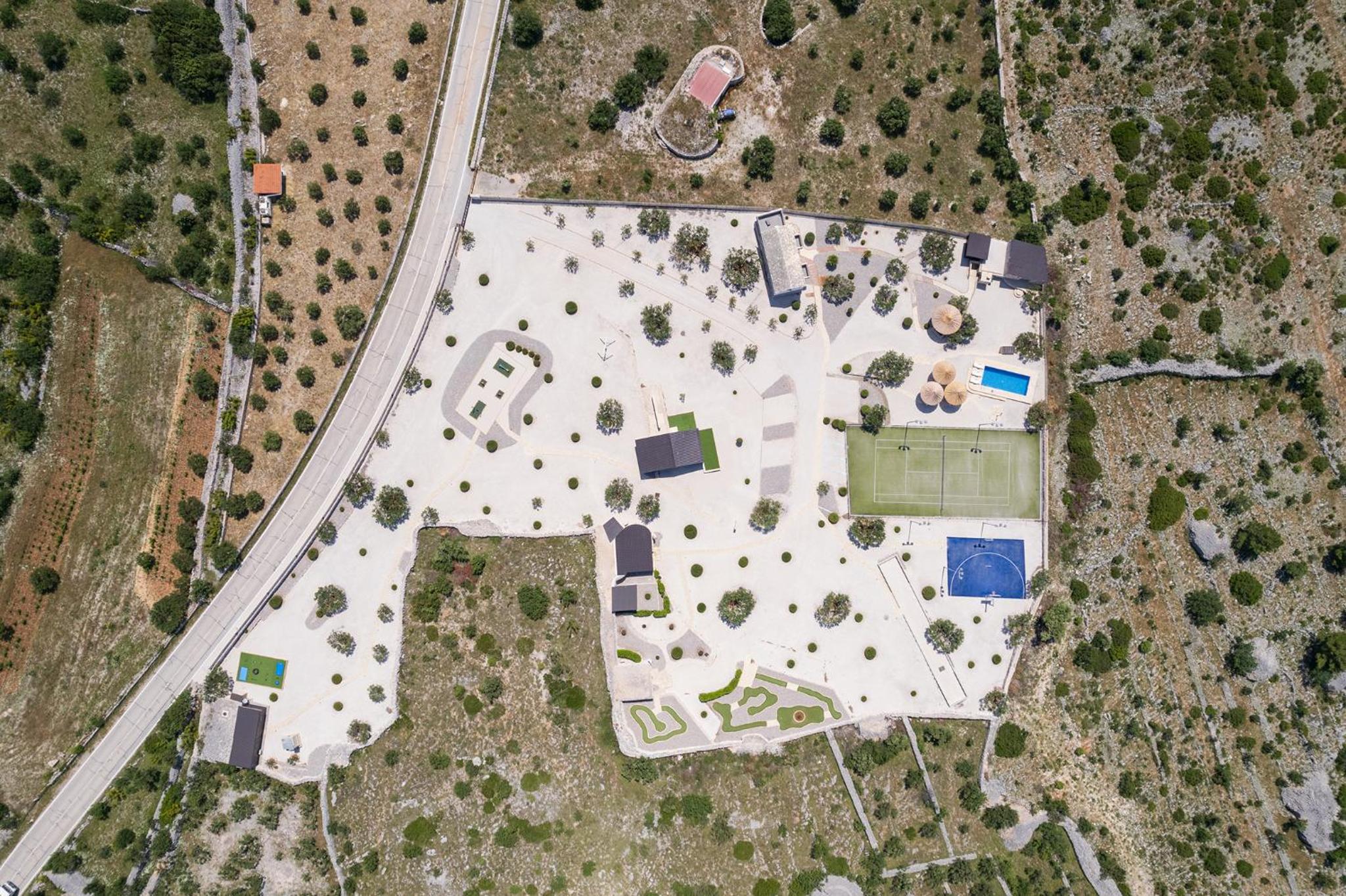 Villa photo 2